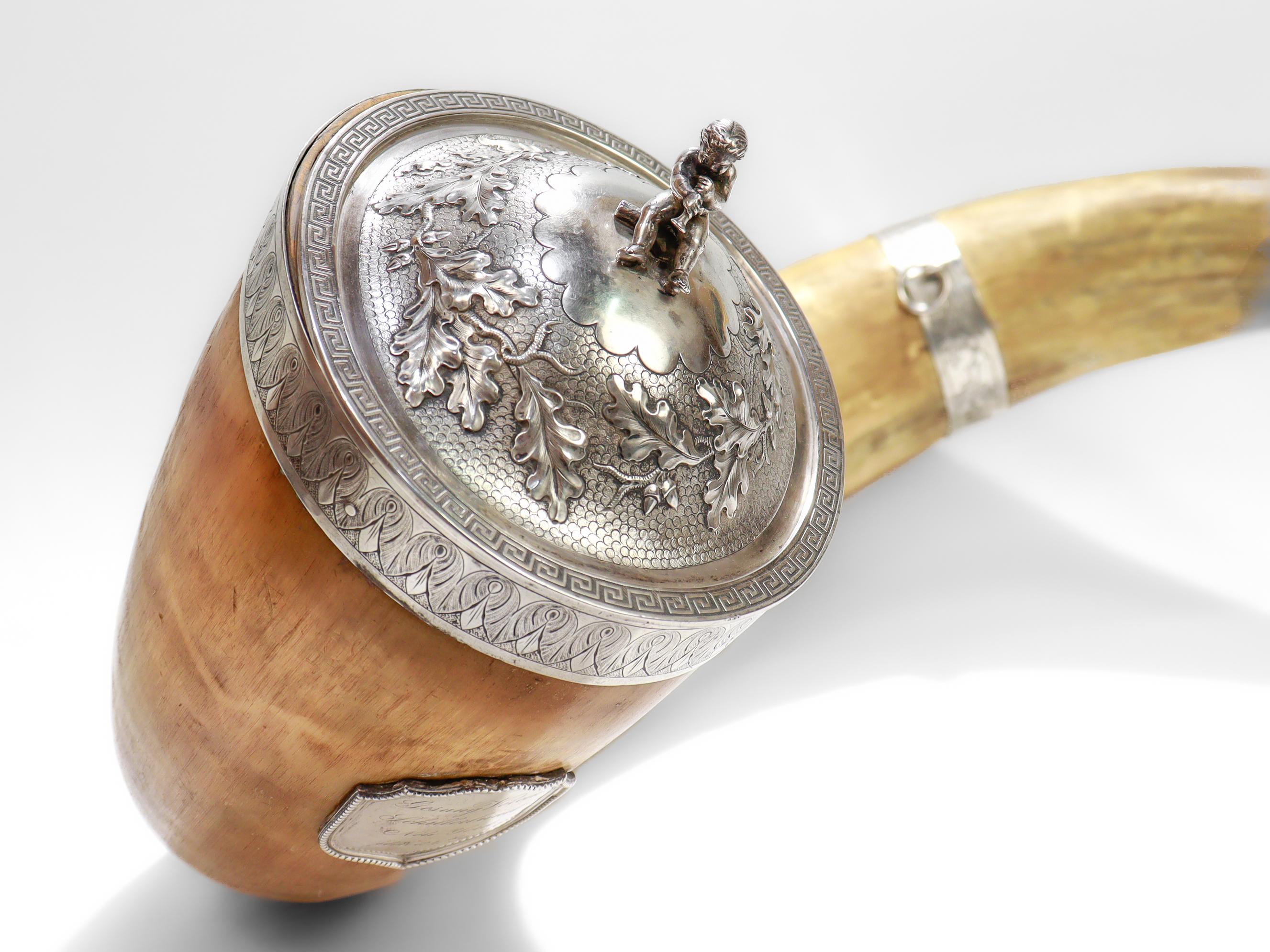 Argento Antico corno di presentazione della Schillerbund di New York del 19c &New con montature d'argento in vendita