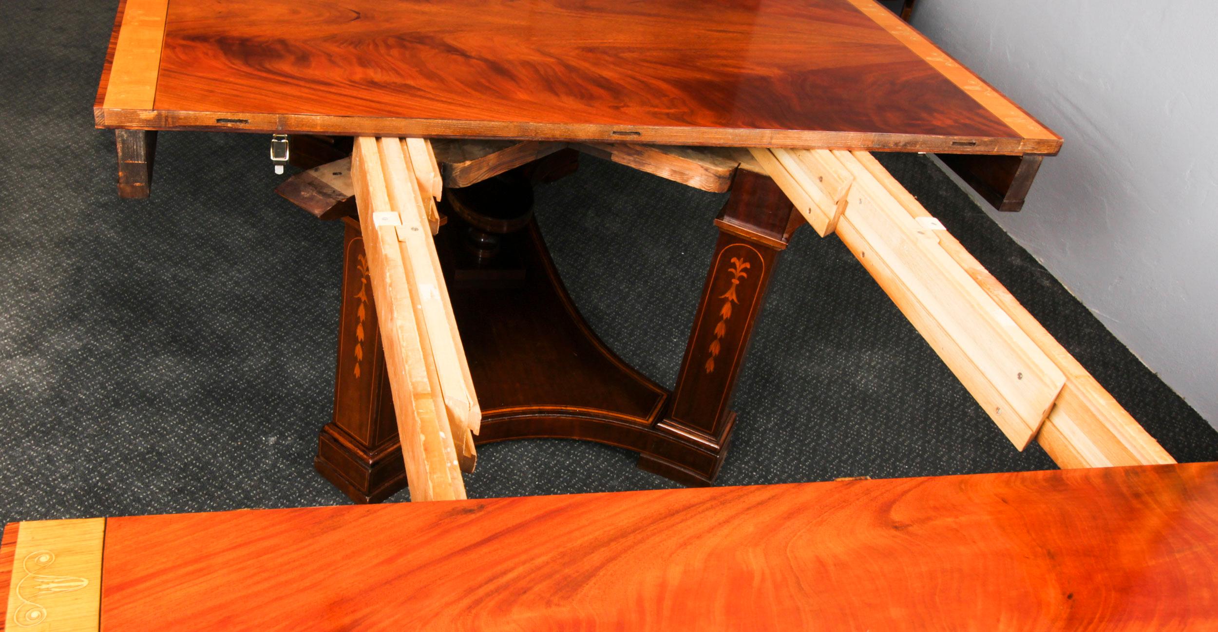 Antigua Mesa de Comedor Extensible Ovalada de 19 pies c.1880 y 20 Sillas de Comedor 5