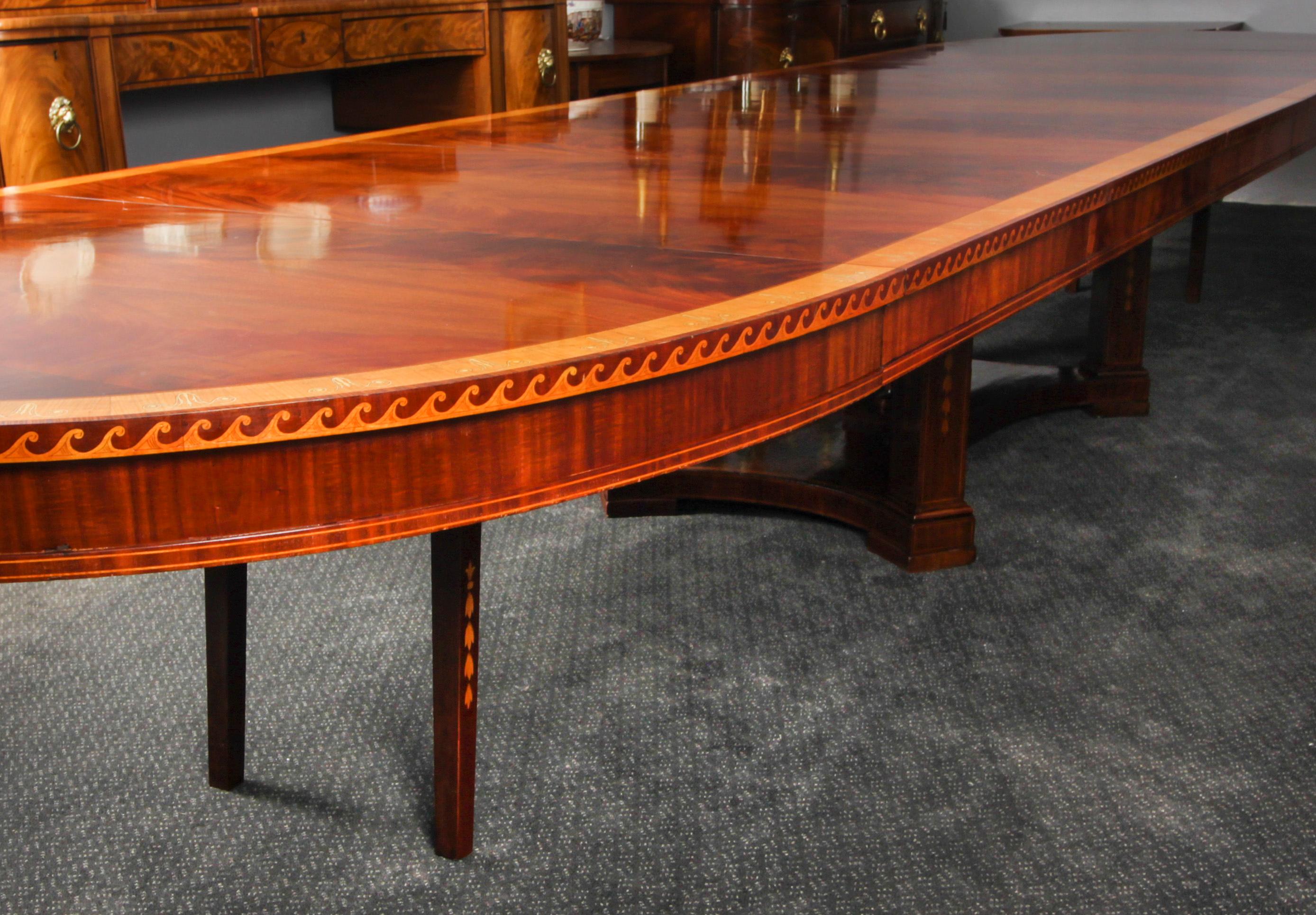Antigua Mesa de Comedor Extensible Ovalada de 19 pies c.1880 y 20 Sillas de Comedor 6