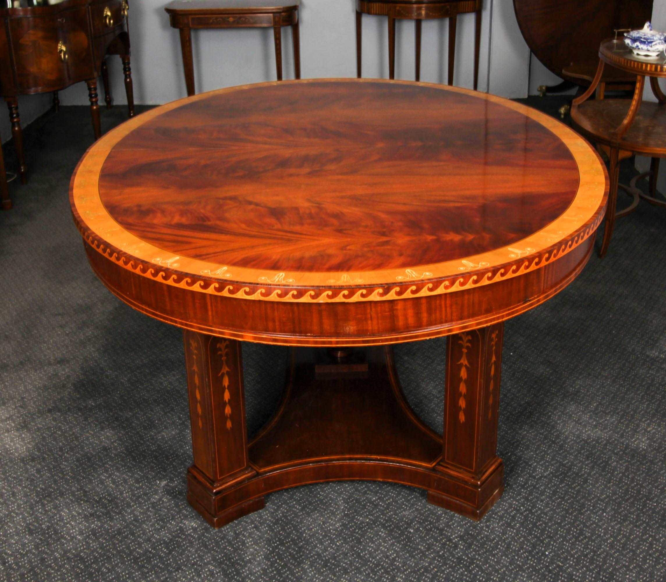 Antigua Mesa de Comedor Extensible Ovalada de 19 pies c.1880 y 20 Sillas de Comedor en Bueno Estado en London, GB