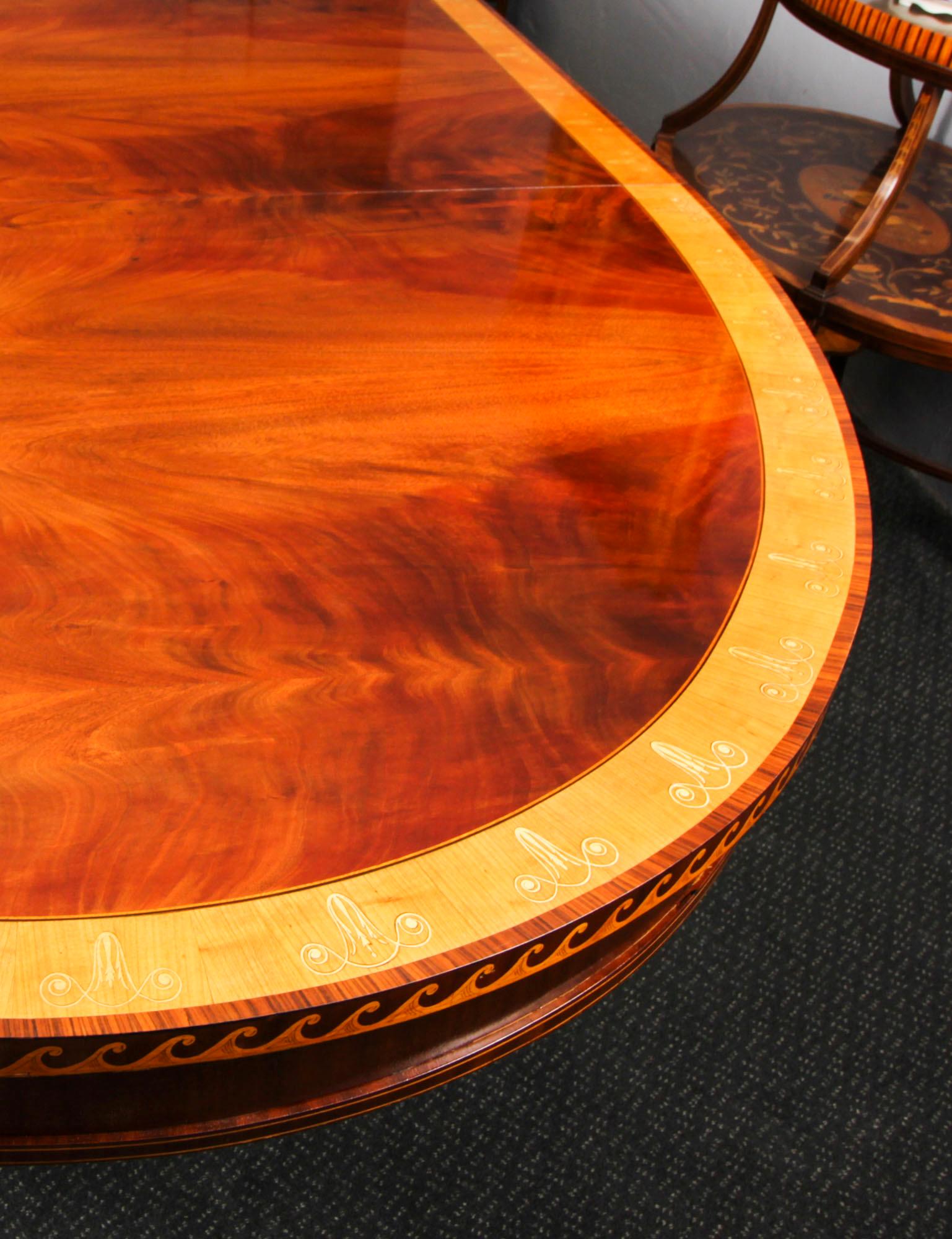 Antigua Mesa de Comedor Extensible Ovalada de 19 pies c.1880 y 20 Sillas de Comedor 1