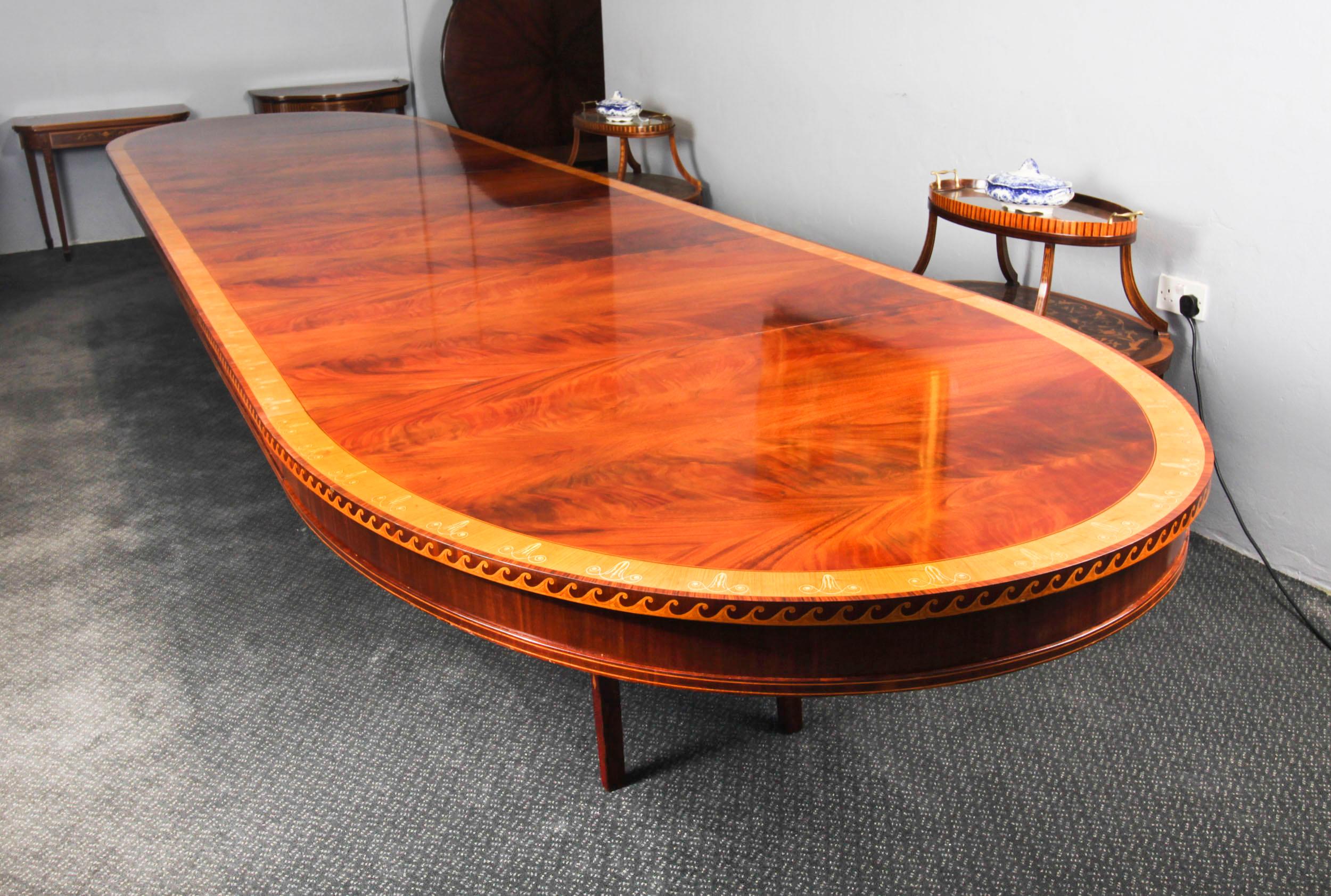 Antigua Mesa de Comedor Extensible Ovalada de 19 pies c.1880 y 20 Sillas de Comedor 2