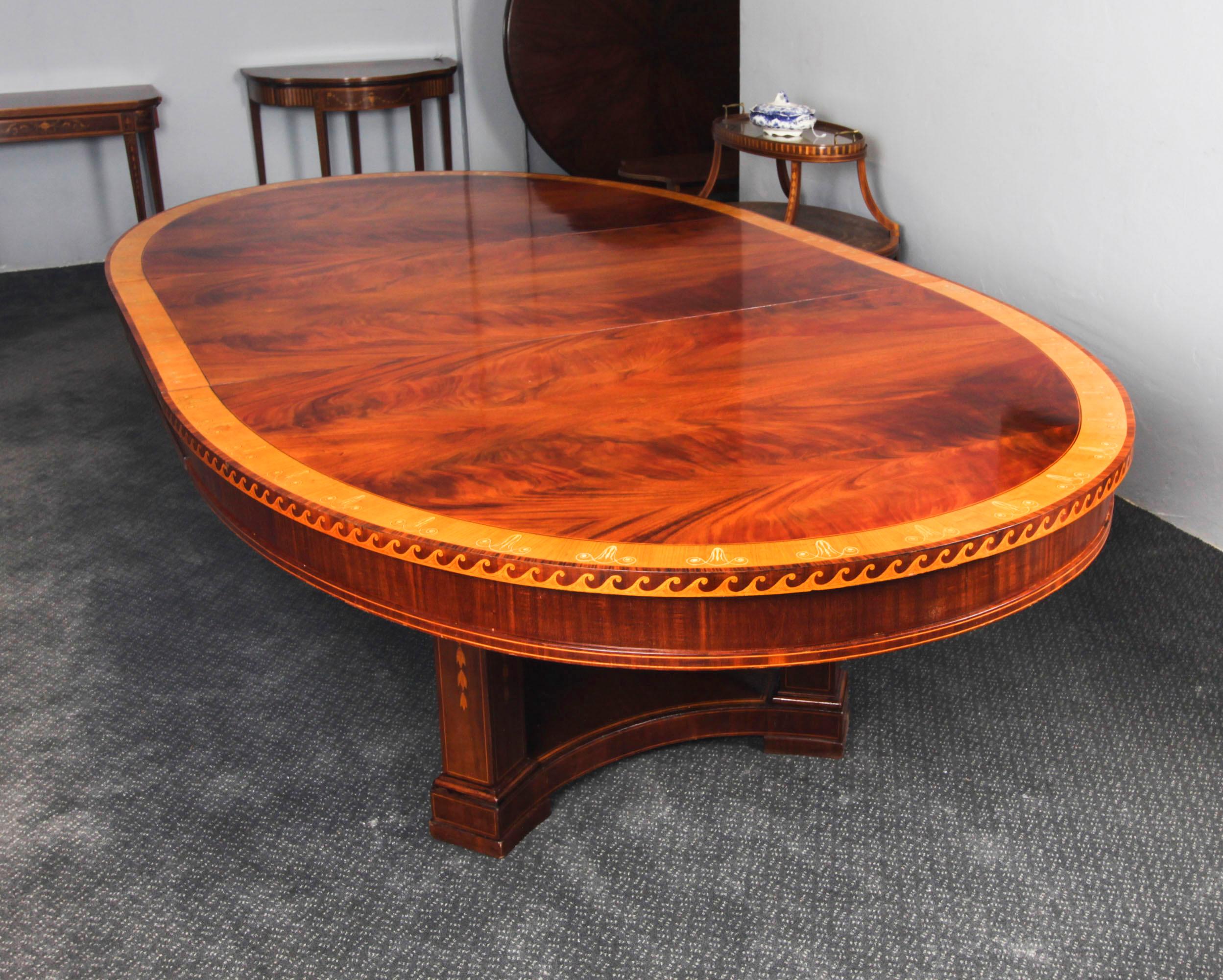 Antigua Mesa de Comedor Extensible Ovalada de 19 pies c.1880 y 20 Sillas de Comedor 3