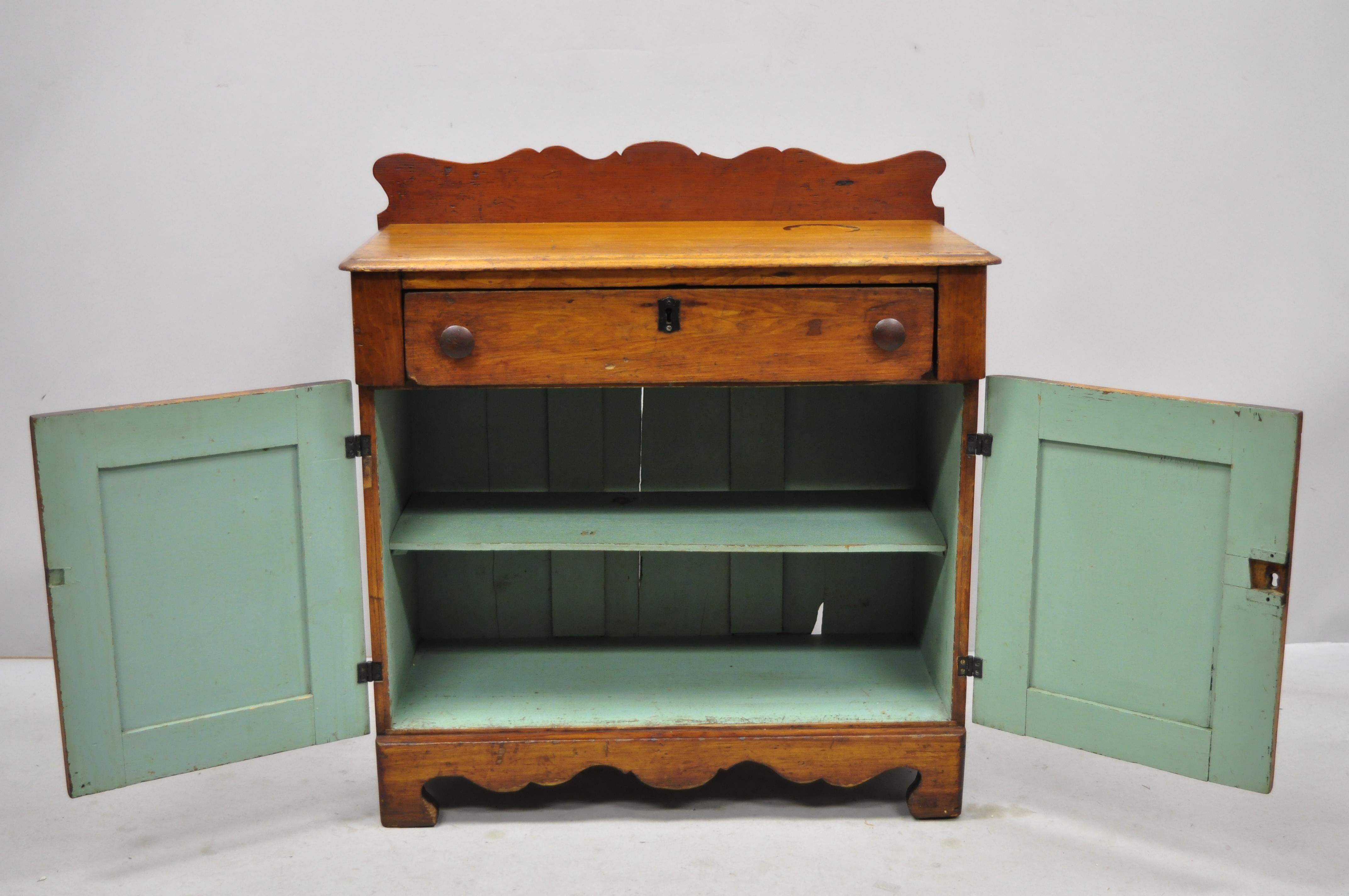 Rustic Antique 19th Century American Primitive Chestnut Washstand Nightstand Work Table