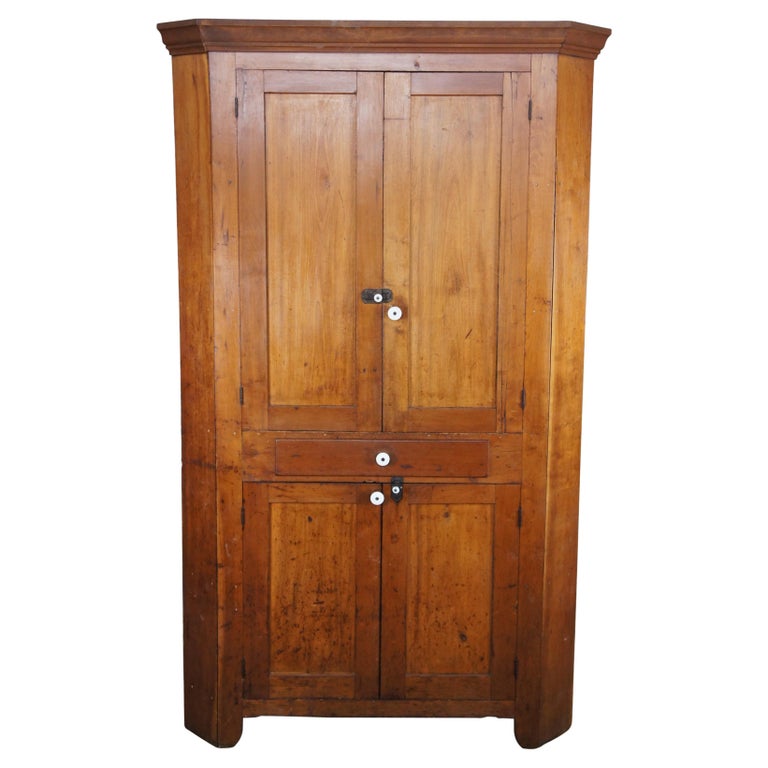 Antique 19th C. American Rustic Distressed Maple Corner