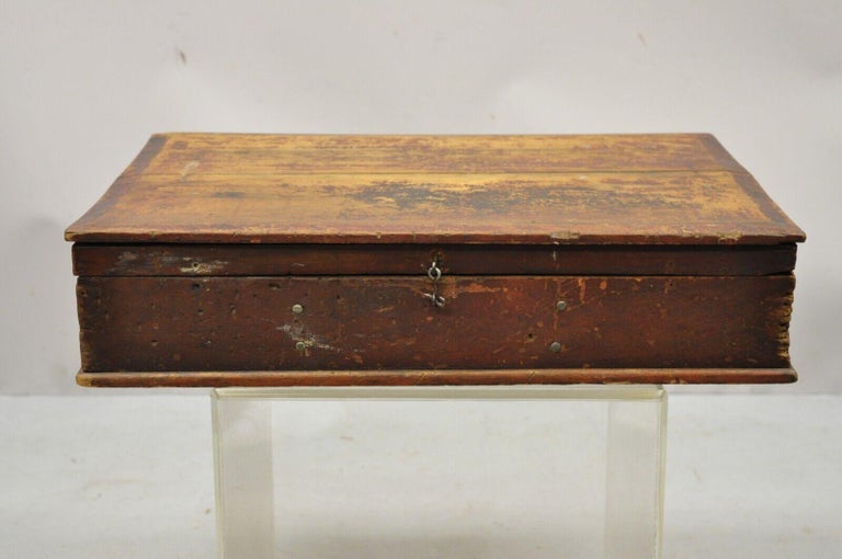 Antique 19th C American Primitive Wooden Distressed Paint Storage Tool Work Box. Item features solid wood construction, distressed finish, very nice antique item, quality American craftsmanship, great style and form. Circa 19th century.