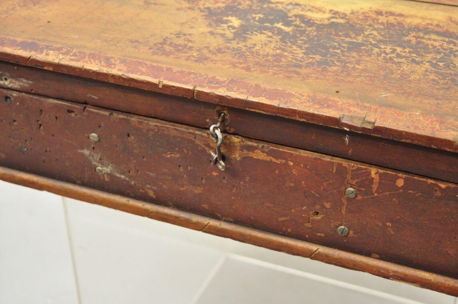 Antique 19th C American Primitive Wooden Distressed Paint Storage Tool Work Box In Distressed Condition For Sale In Philadelphia, PA