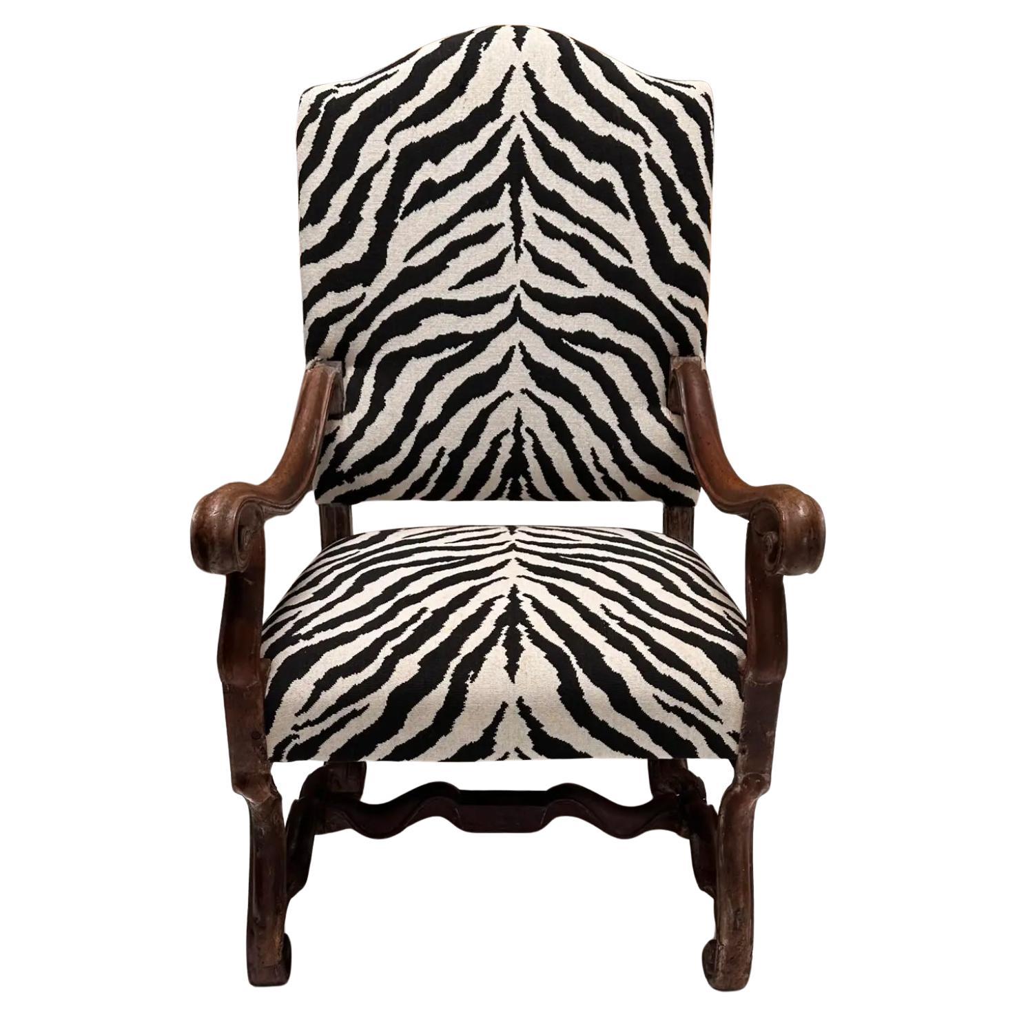 Antiquity 19th C Carved Walnut Os De Mouton Throne Chair W Zebra Velvet en vente