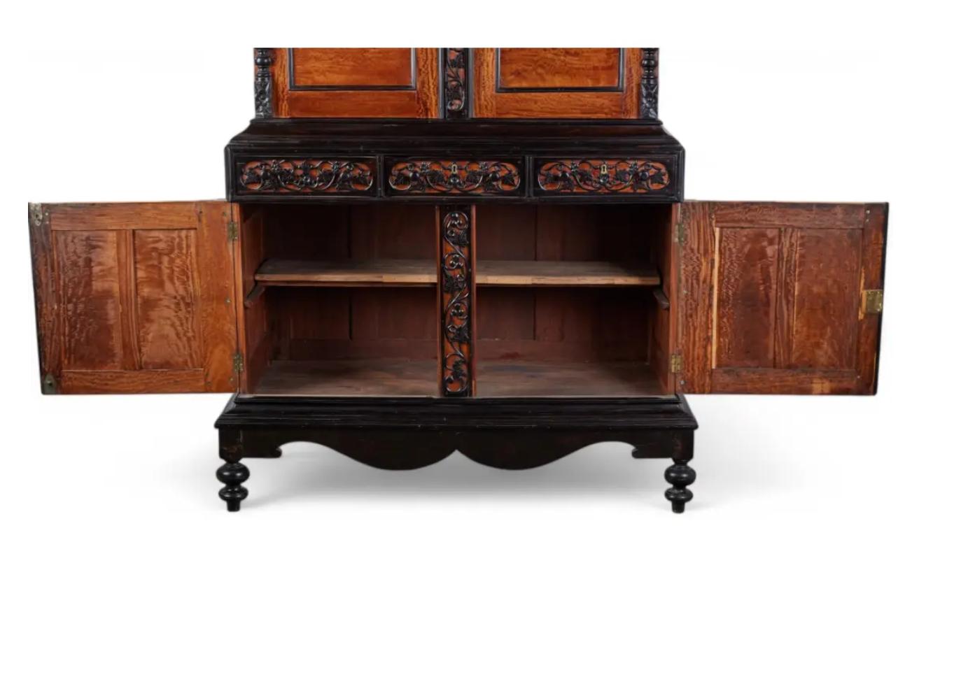 Coloniale britannico Antique 19th C. British Colonial di Ceylon in legno satinato ed ebano in vendita