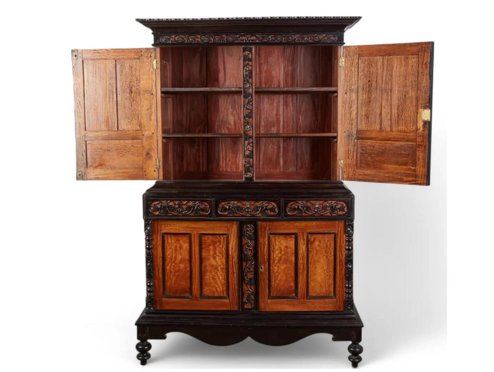 Britannico Antique 19th C. British Colonial di Ceylon in legno satinato ed ebano in vendita