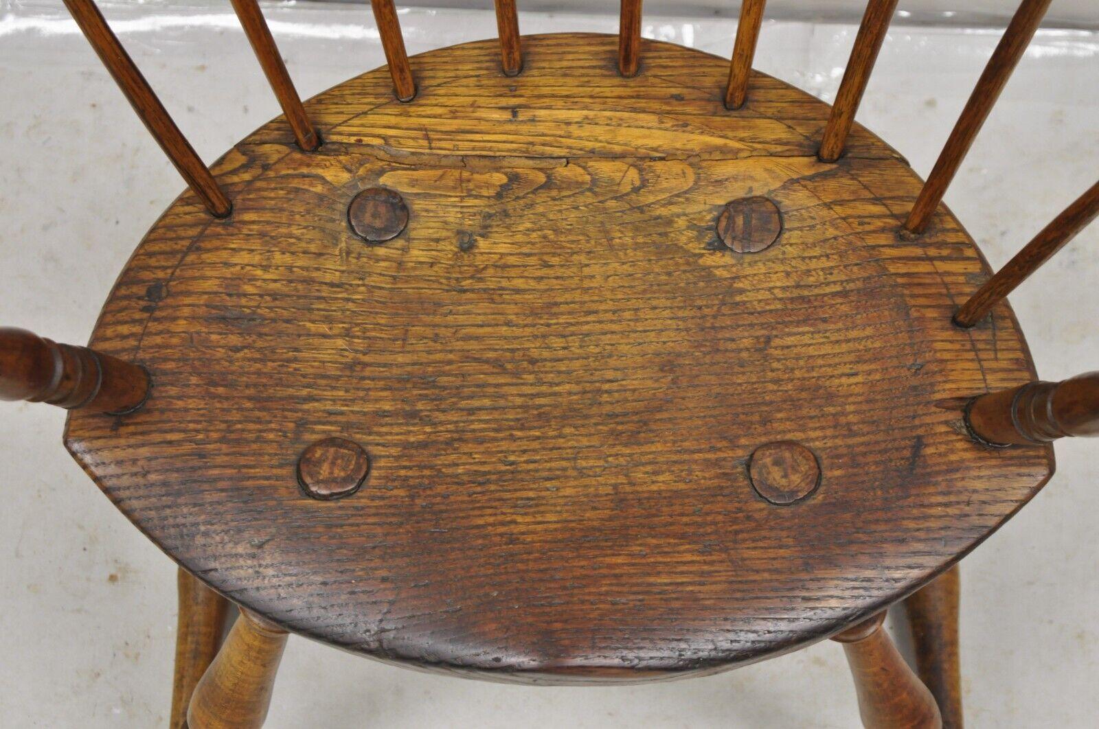 Antique 19th C Chestnut & Oak Wood Primitive Small Bowed Windsor Arm Chair In Good Condition For Sale In Philadelphia, PA