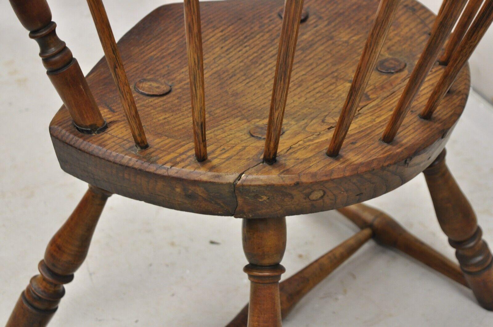 Antique 19th C Chestnut & Oak Wood Primitive Small Bowed Windsor Arm Chair For Sale 2