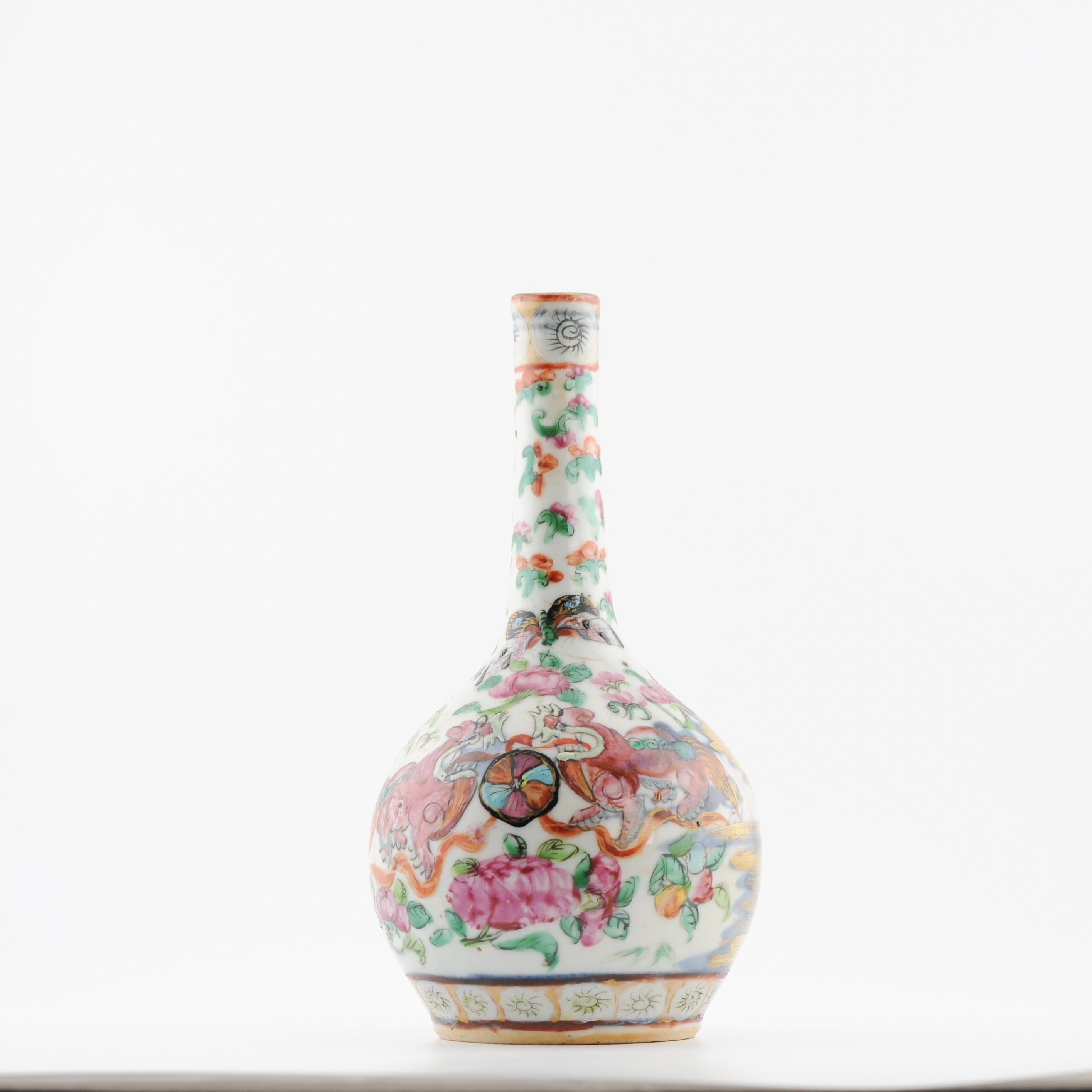 XIXe siècle Anciennes assiettes figuratives cantonaises en porcelaine chinoise du 19ème siècle Qing Daoguang en vente