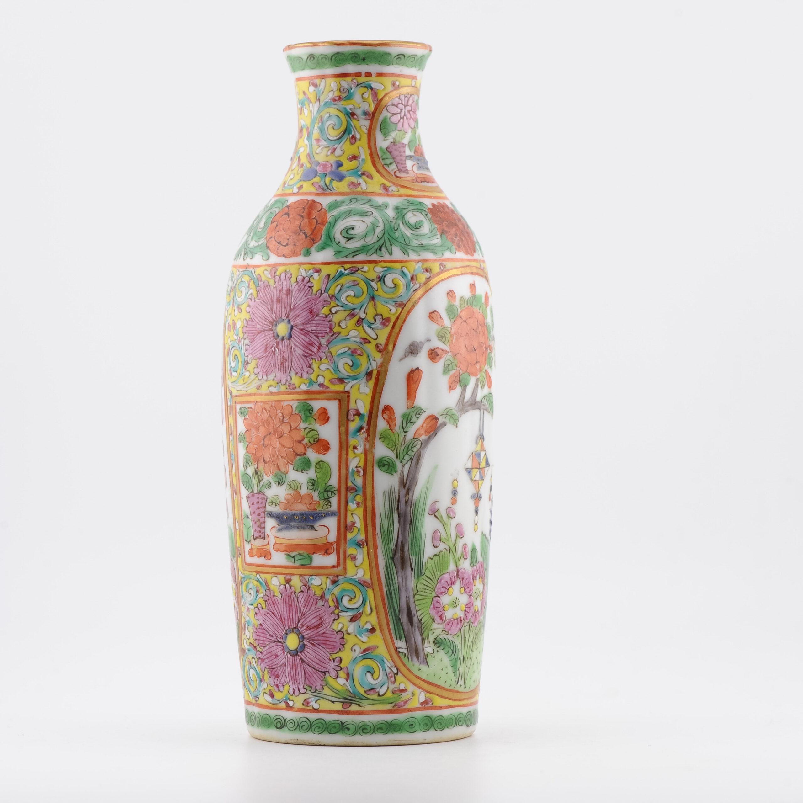 Objets floraux cantonés anciens en porcelaine chinoise du 19ème siècle Qing Daoguang en vente 5
