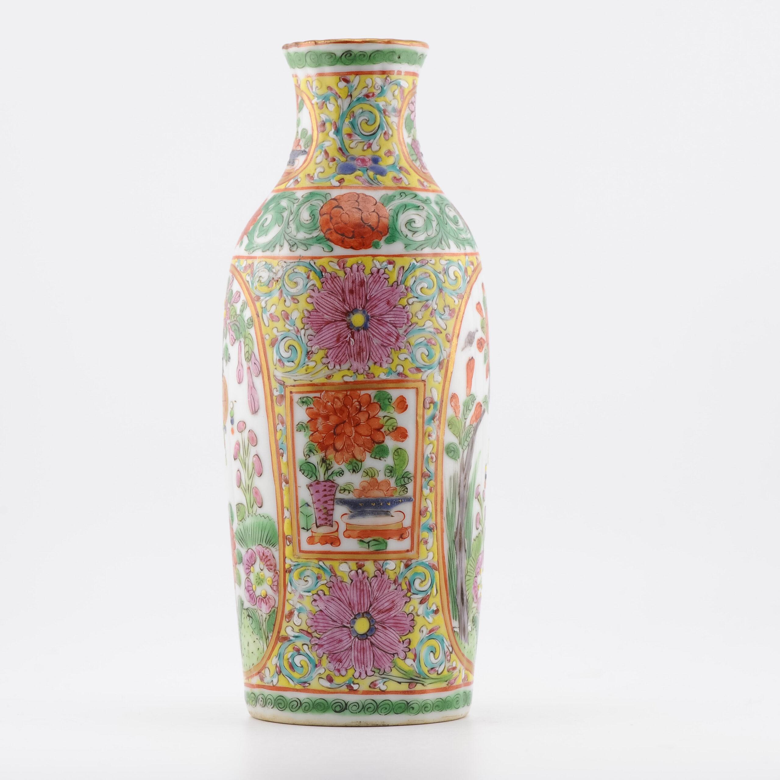 Objets floraux cantonés anciens en porcelaine chinoise du 19ème siècle Qing Daoguang en vente 6