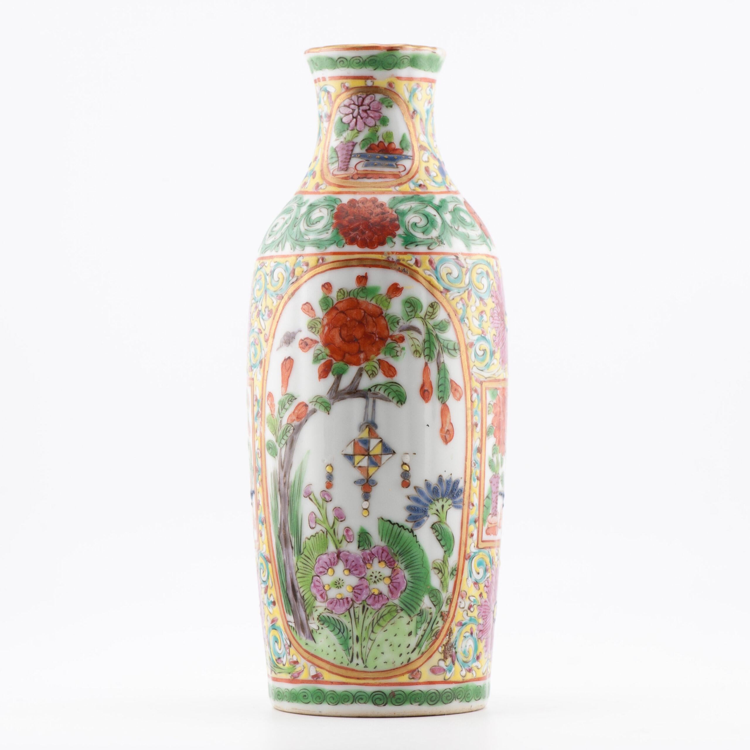 Objets floraux cantonés anciens en porcelaine chinoise du 19ème siècle Qing Daoguang en vente 8