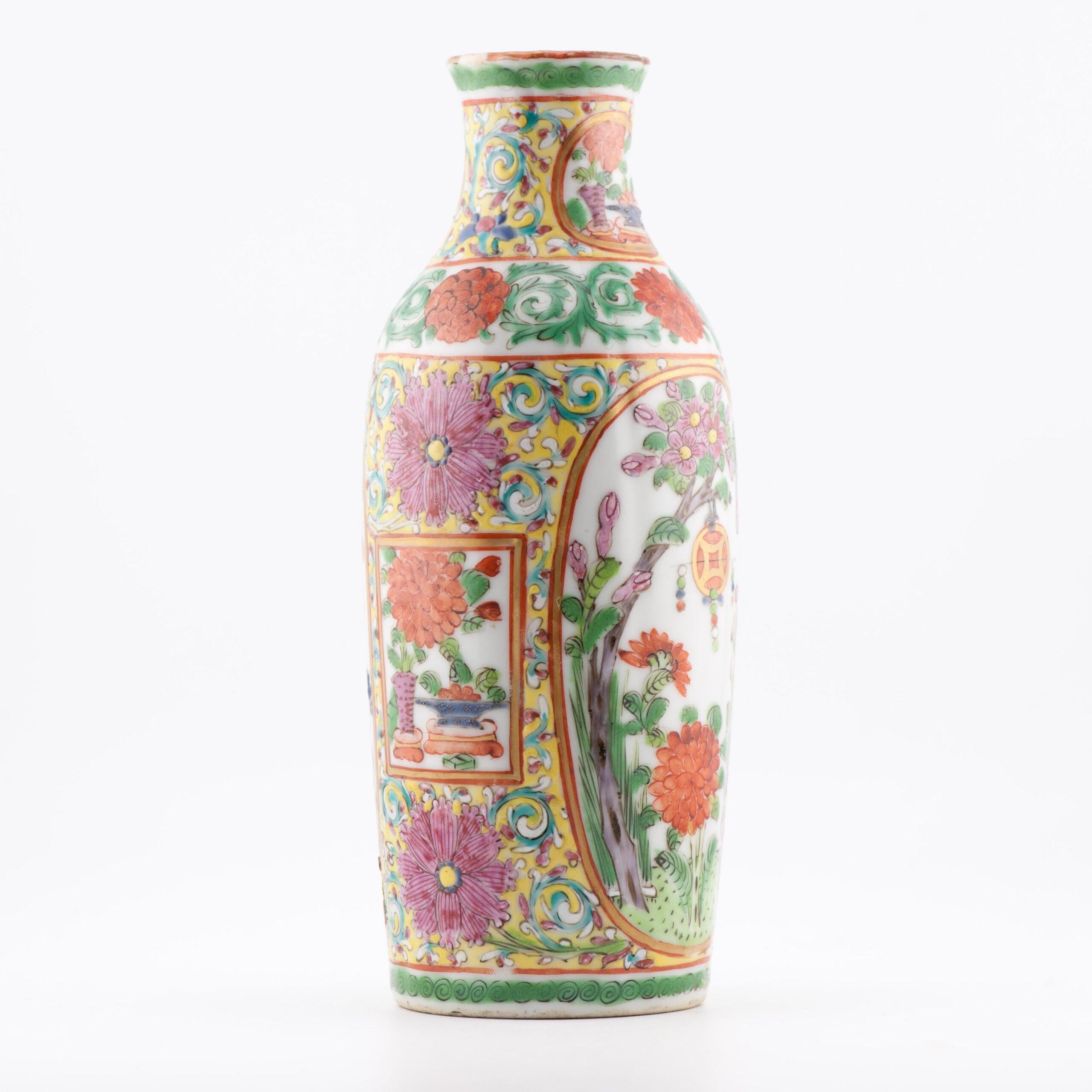 Objets floraux cantonés anciens en porcelaine chinoise du 19ème siècle Qing Daoguang en vente 9