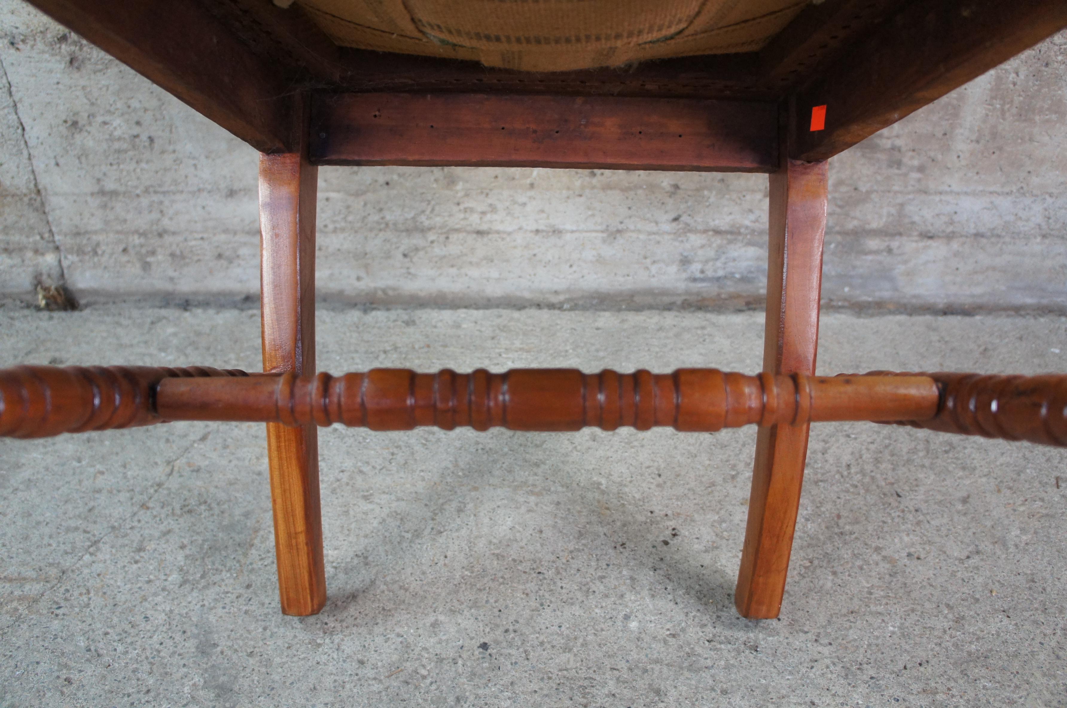 Antique 19th C. Eastlake Victorian Aesthetic Movement Walnut Parlor Arm Chair  For Sale 4