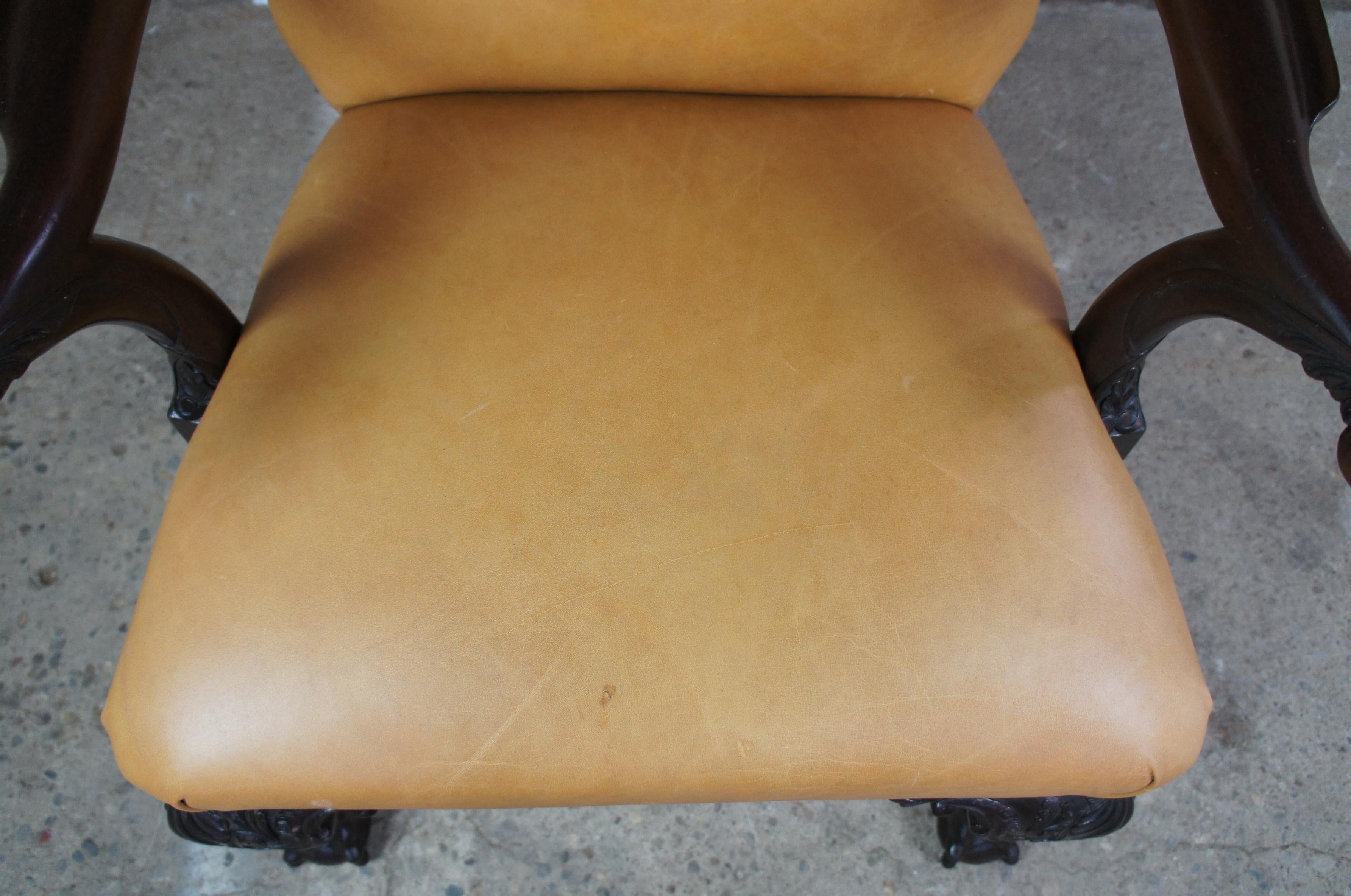 Antiker englischer Chippendale-Sessel aus geschnitztem Mahagoni-Leder mit Kugelklaue im Angebot 7