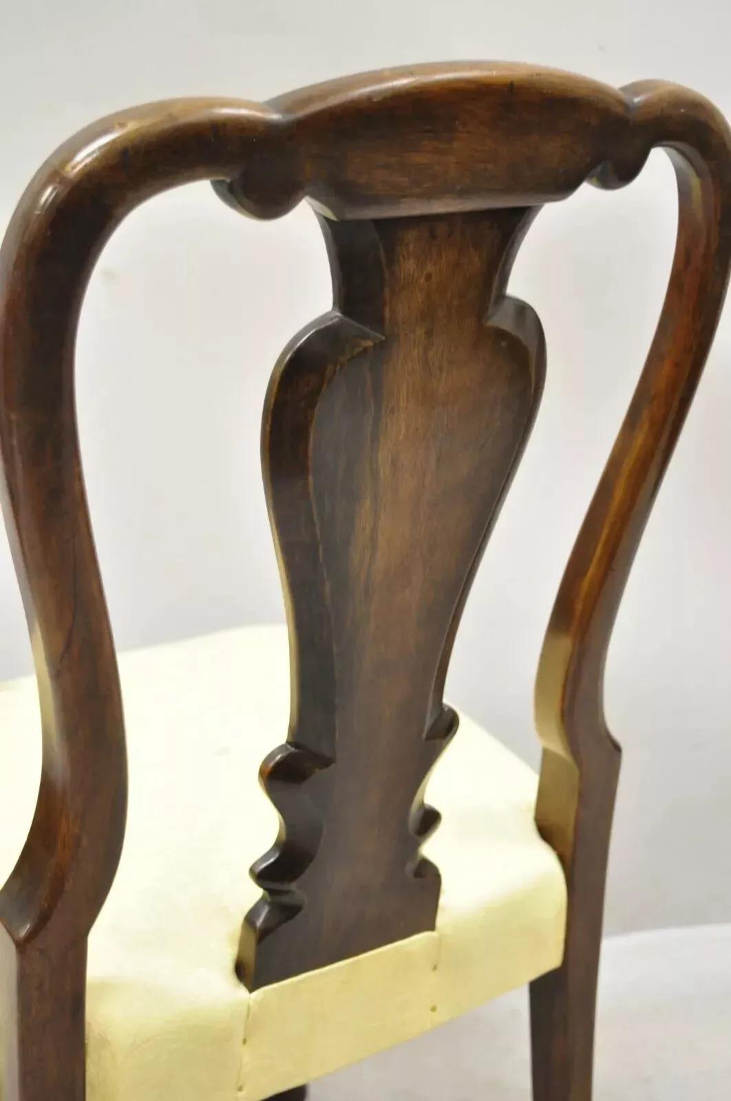 A.I.C. Queen Anne Burr Walnut Splat Back Dining Side Chair (chaise de salle à manger à dossier épais) en vente 2