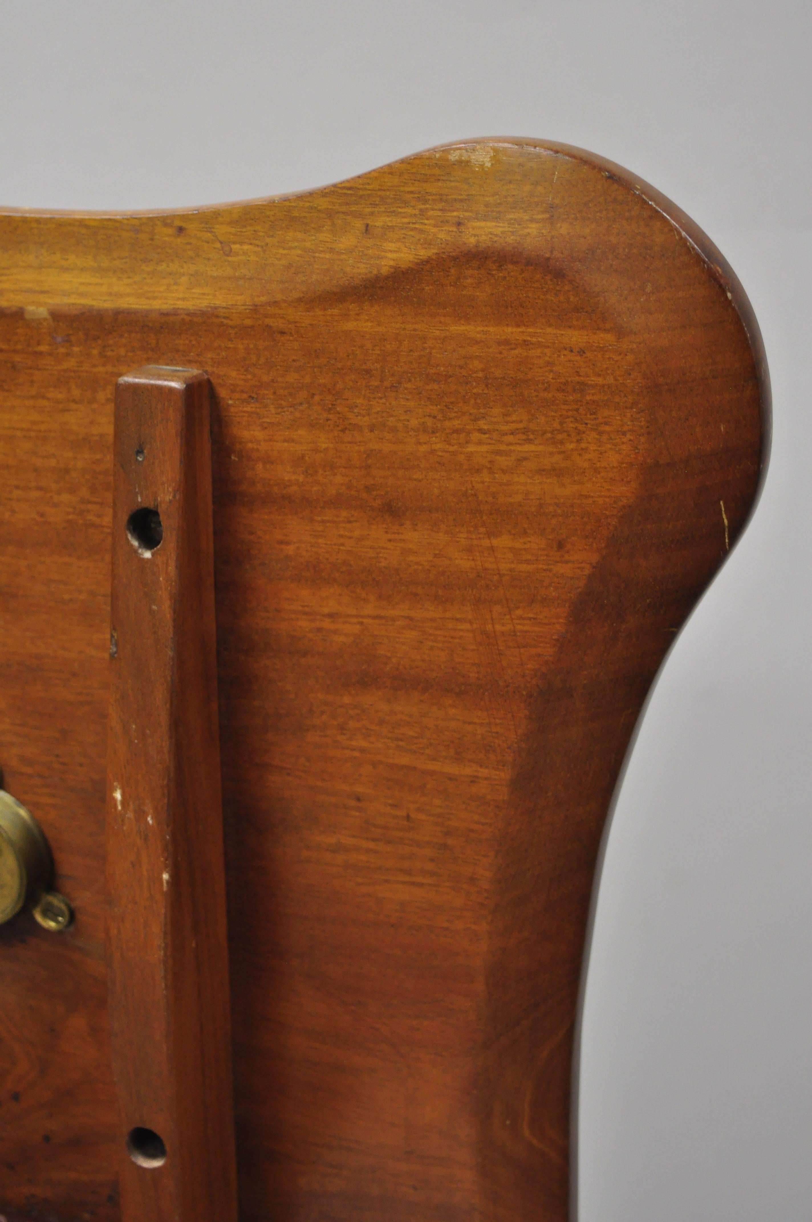 19th Century English Sheraton Mahogany Tilt-Top Tea Table with Shaped Edge Top 7