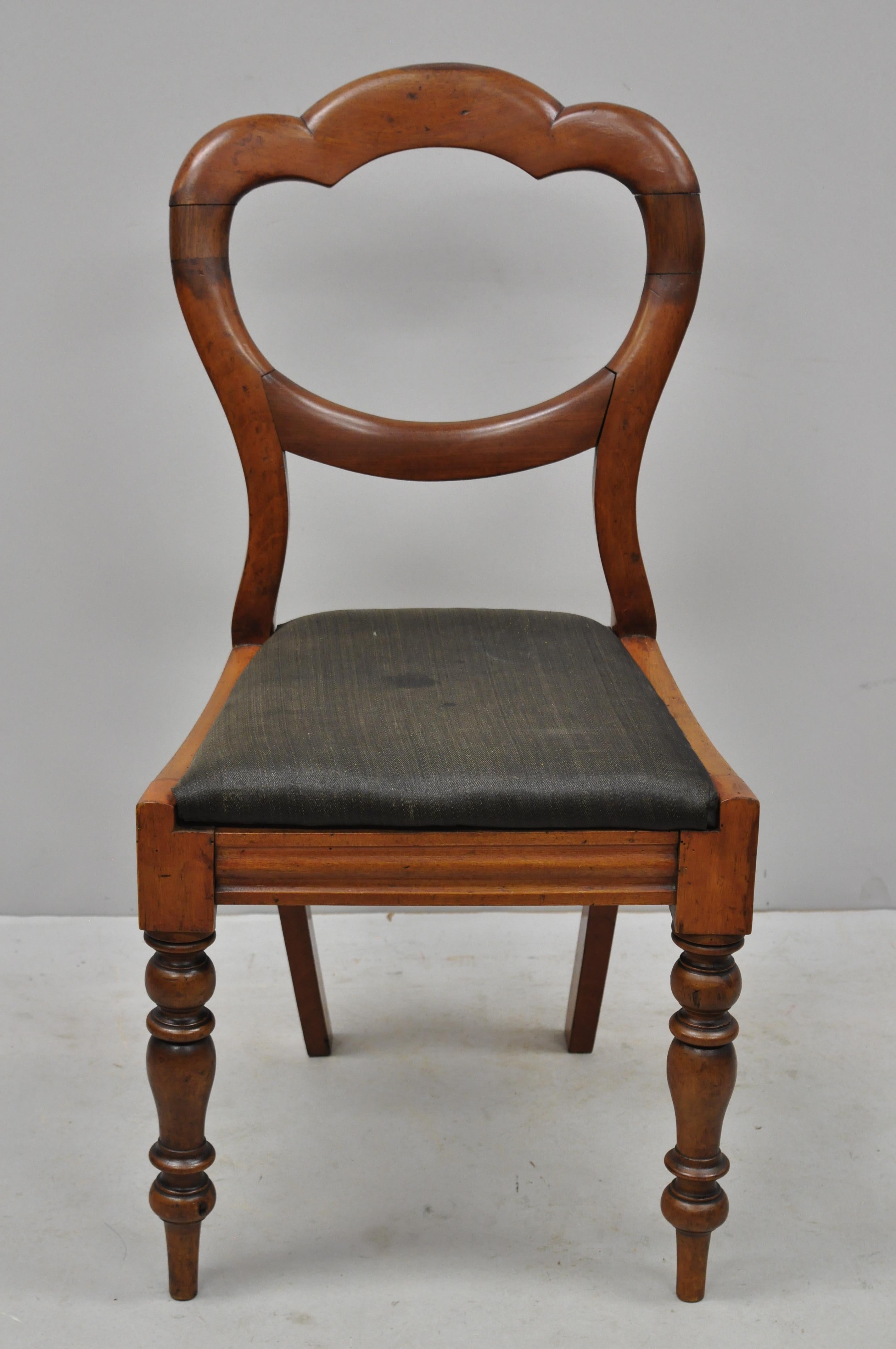 Antique 19th century English Victorian balloon back mahogany library side chair (A). Item features turn carved legs, drop seats, balloon backs, solid wood construction, beautiful wood grain, very nice antique item, circa 19th century. Measurements: