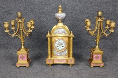 Antiguo Juego de Reloj Francés del S. XIX de Bronce Ormolu y Porcelana de Raingo Frères