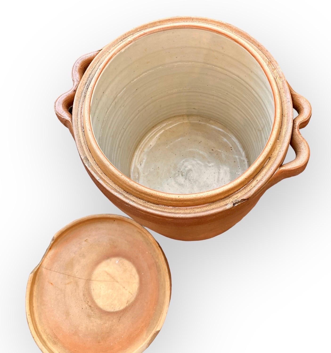 Grande A.I.C. ancienne. Pot à confiture français avec couvercle d'origine et poignées en ruban  en vente 1