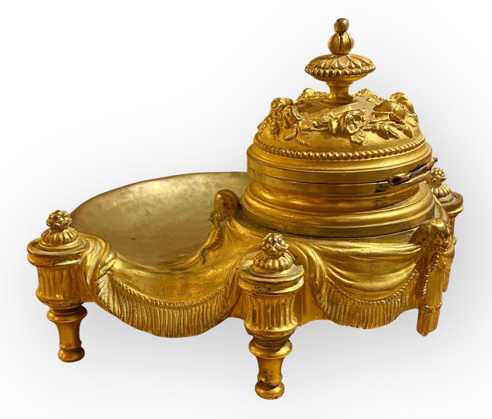 Antico XIX sec. Calamaio francese in bronzo dorato con calamaio originale blu cobalto in vendita 10