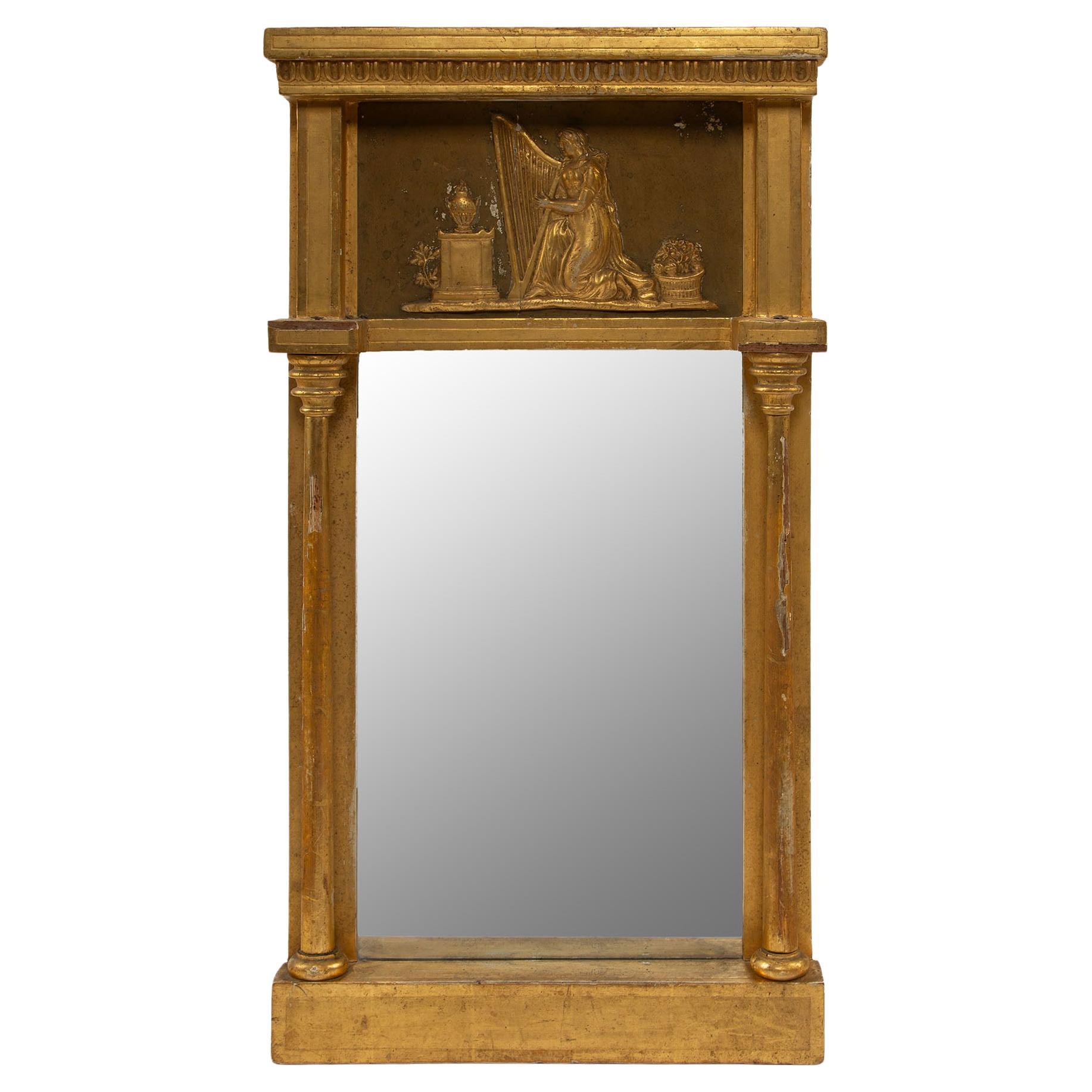 Antique Mirror francese del XIX secolo in legno dorato, neoclassico con rilievi di arpa classica in vendita