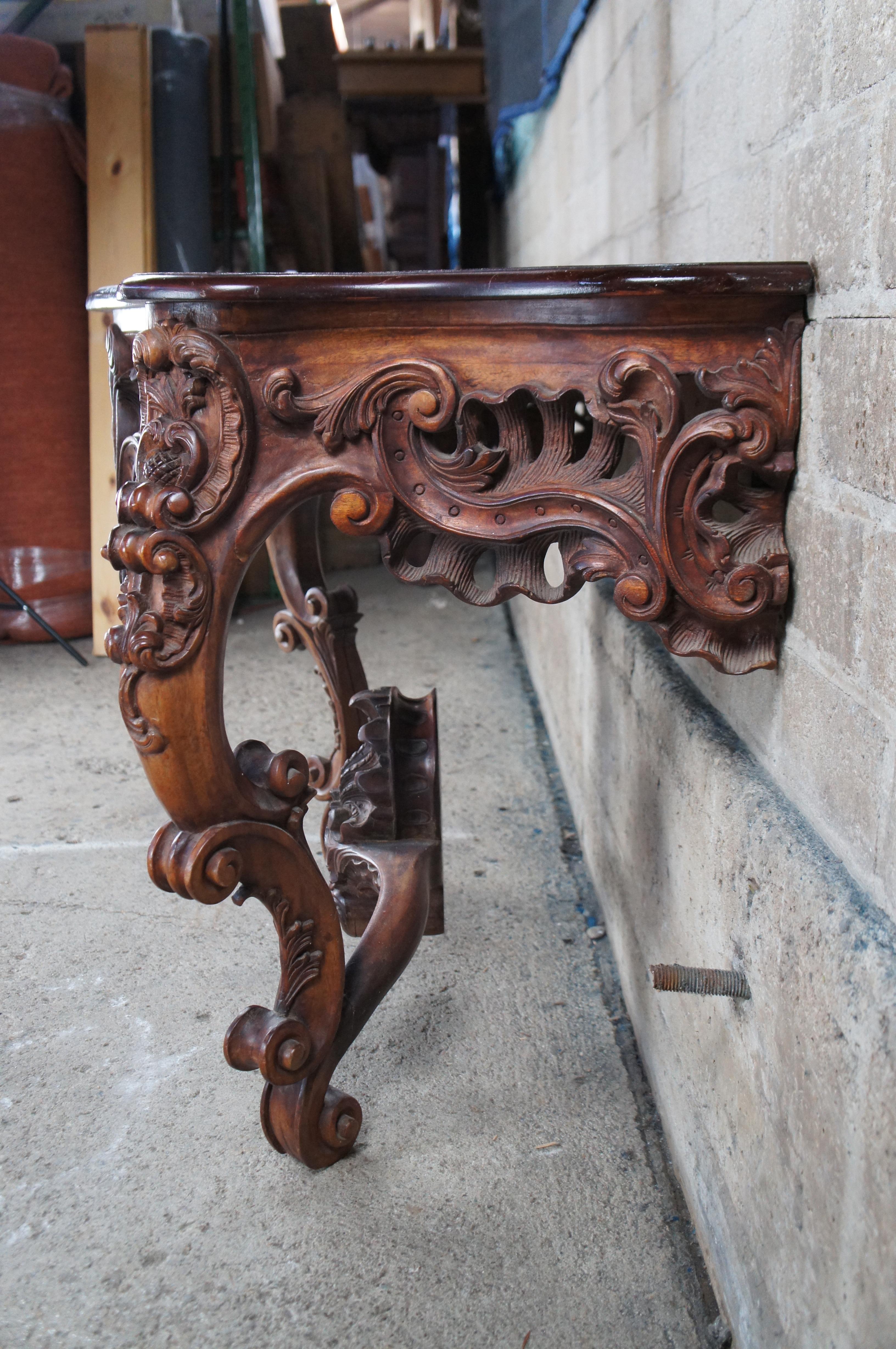 Ancienne table console rococo française Louis XV du 19ème siècle en acajou sculpté et serpentin en vente 4