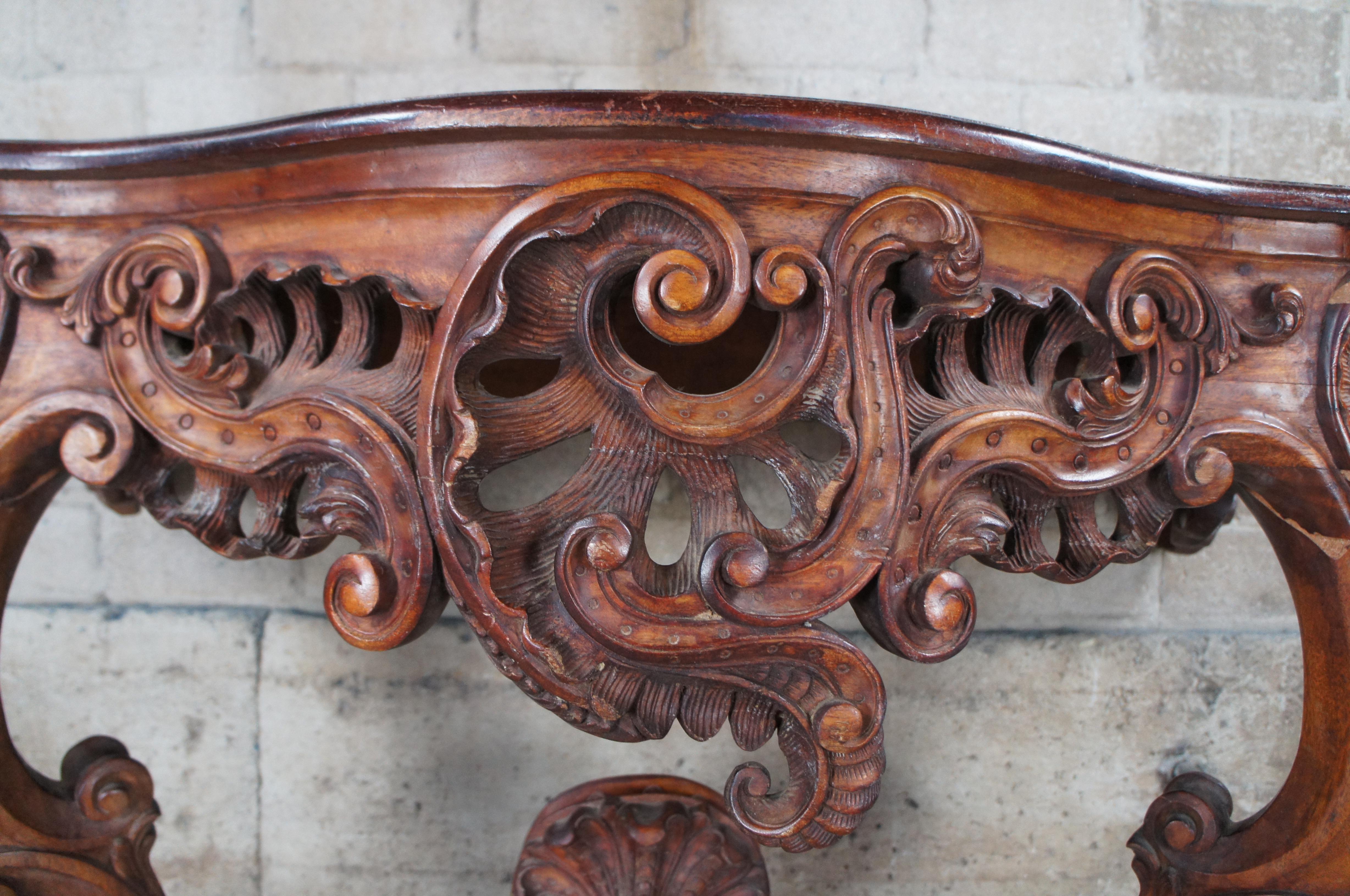 Acajou Ancienne table console rococo française Louis XV du 19ème siècle en acajou sculpté et serpentin en vente