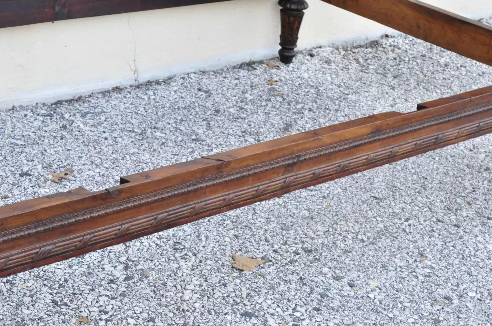 Antiguo Sofá-cama francés estilo Luis XVI tallado en nogal y caña rosa del S. XIX en venta 4