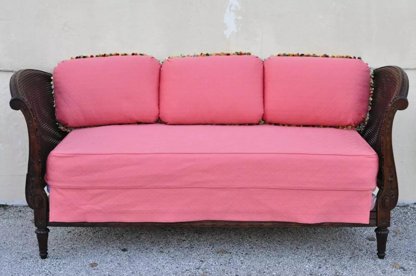 Antiguo Sofá-cama francés estilo Luis XVI tallado en nogal y caña rosa del S. XIX Desconocido en venta