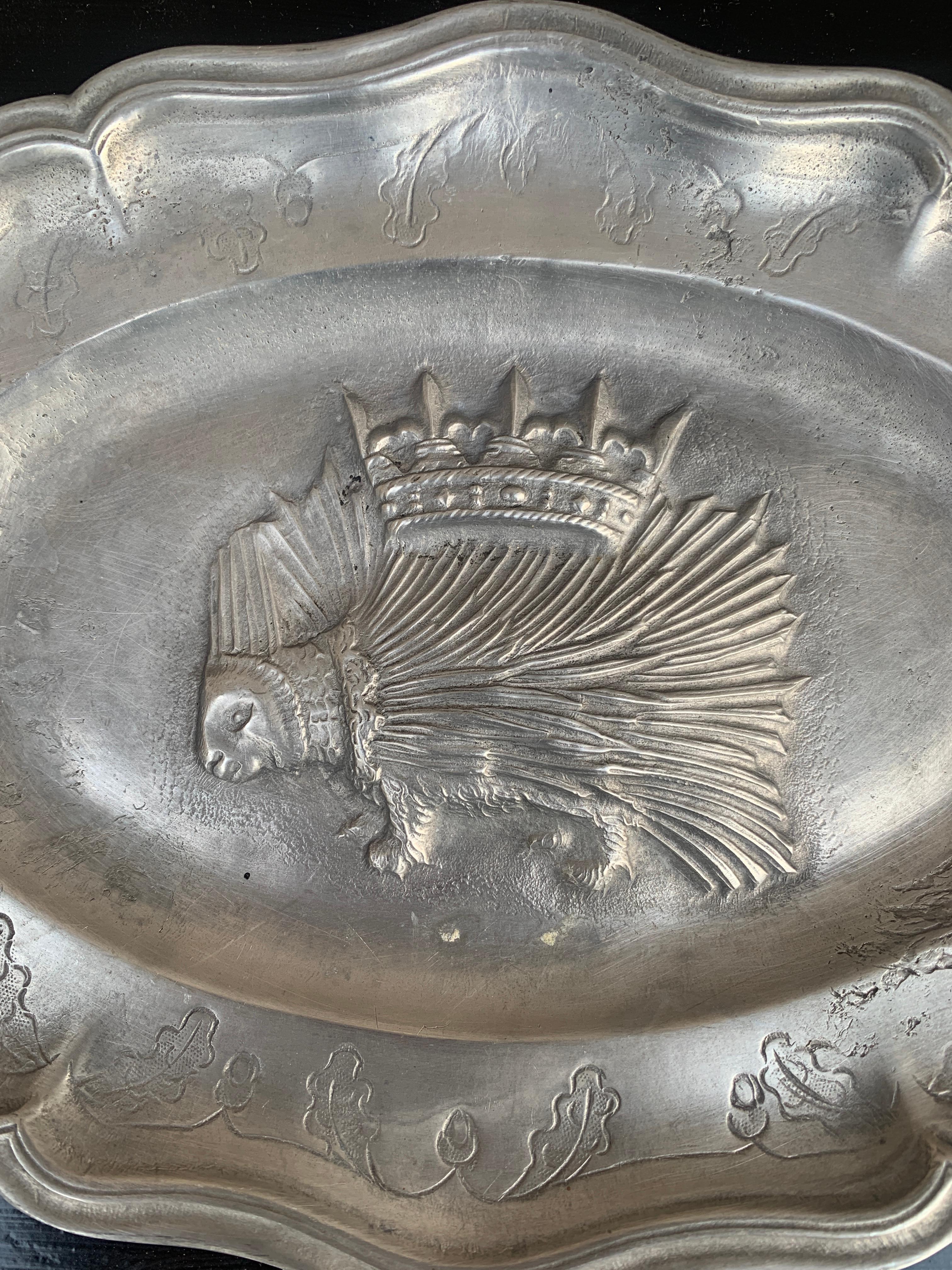 Français Antique 19 C. French Provincial Louis X11 Crowned Porcupine Pewter Wall Plate en vente