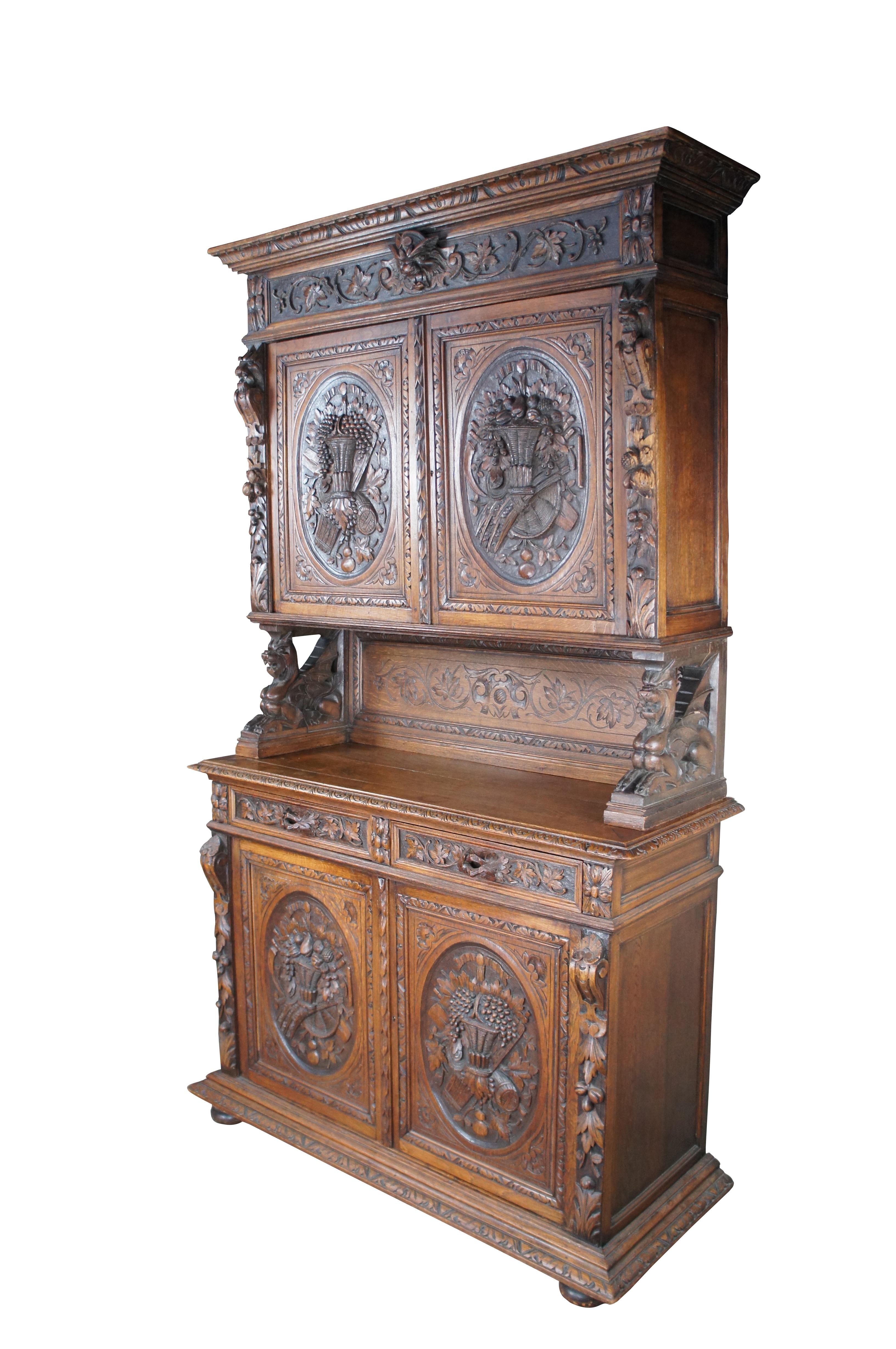 Antique 19th C French Renaissance Revival Hunt Cabinet Hutch Cupboard Eiche geschnitzt (Neorenaissance) im Angebot