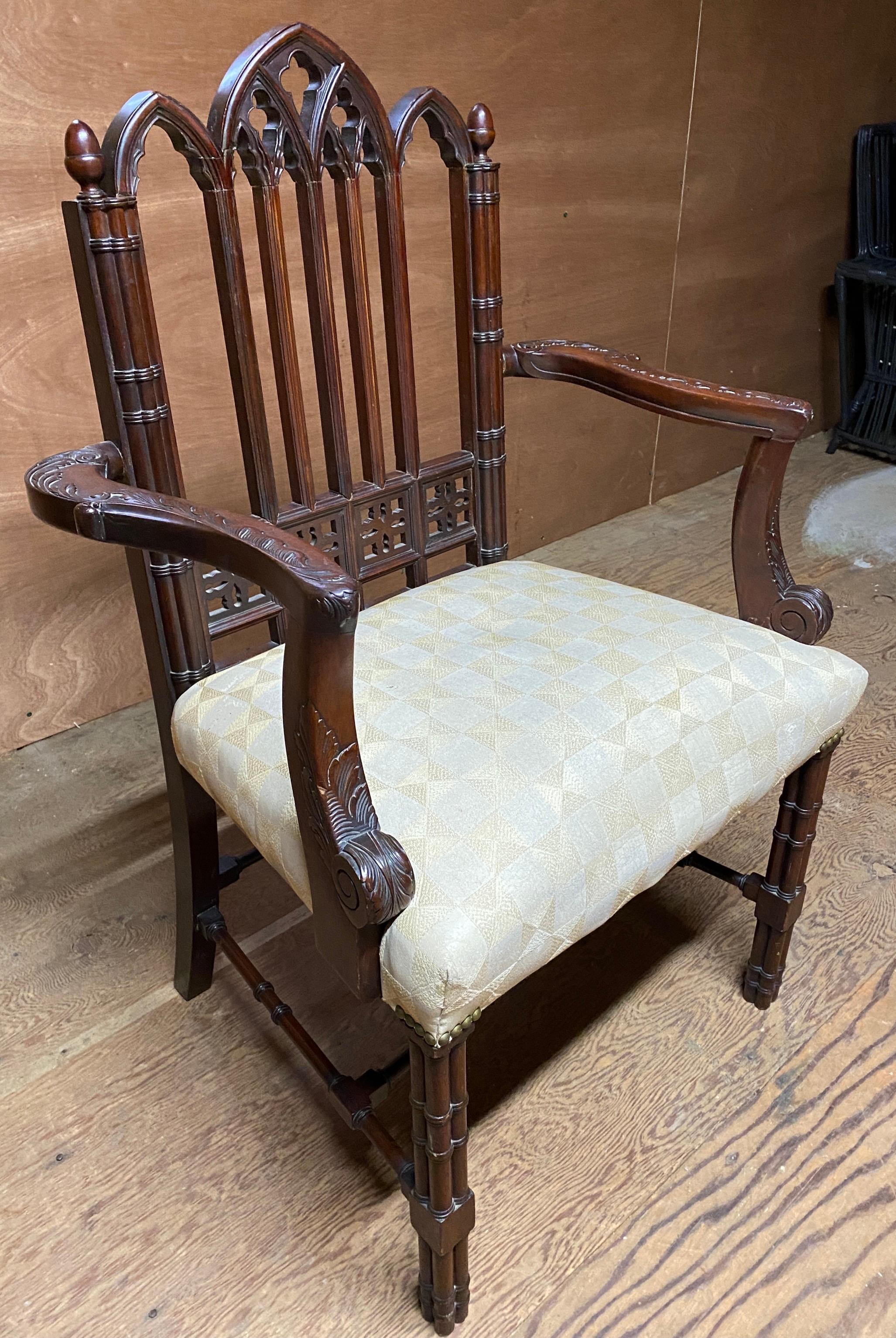 Antiker geschnitzter Sessel der Gotik des 19. Jahrhunderts (Geschnitzt) im Angebot