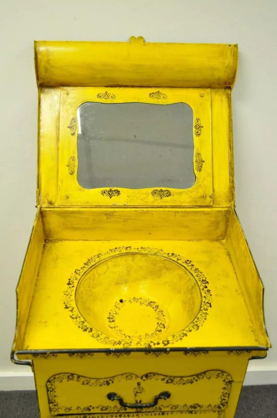 Métal A.I.C. Italian Regency Tole Metal Flip Top Yellow Vanity Sink Drysink en vente
