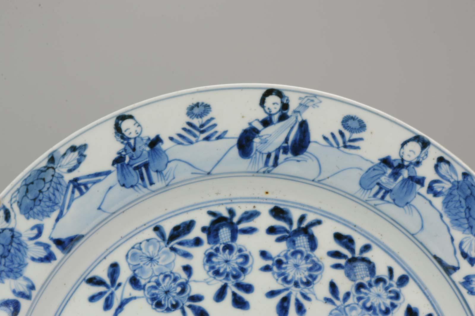 Antique 19th Century Japanese Porcelain Blue White Dish Figures Making Music In Good Condition In Amsterdam, Noord Holland