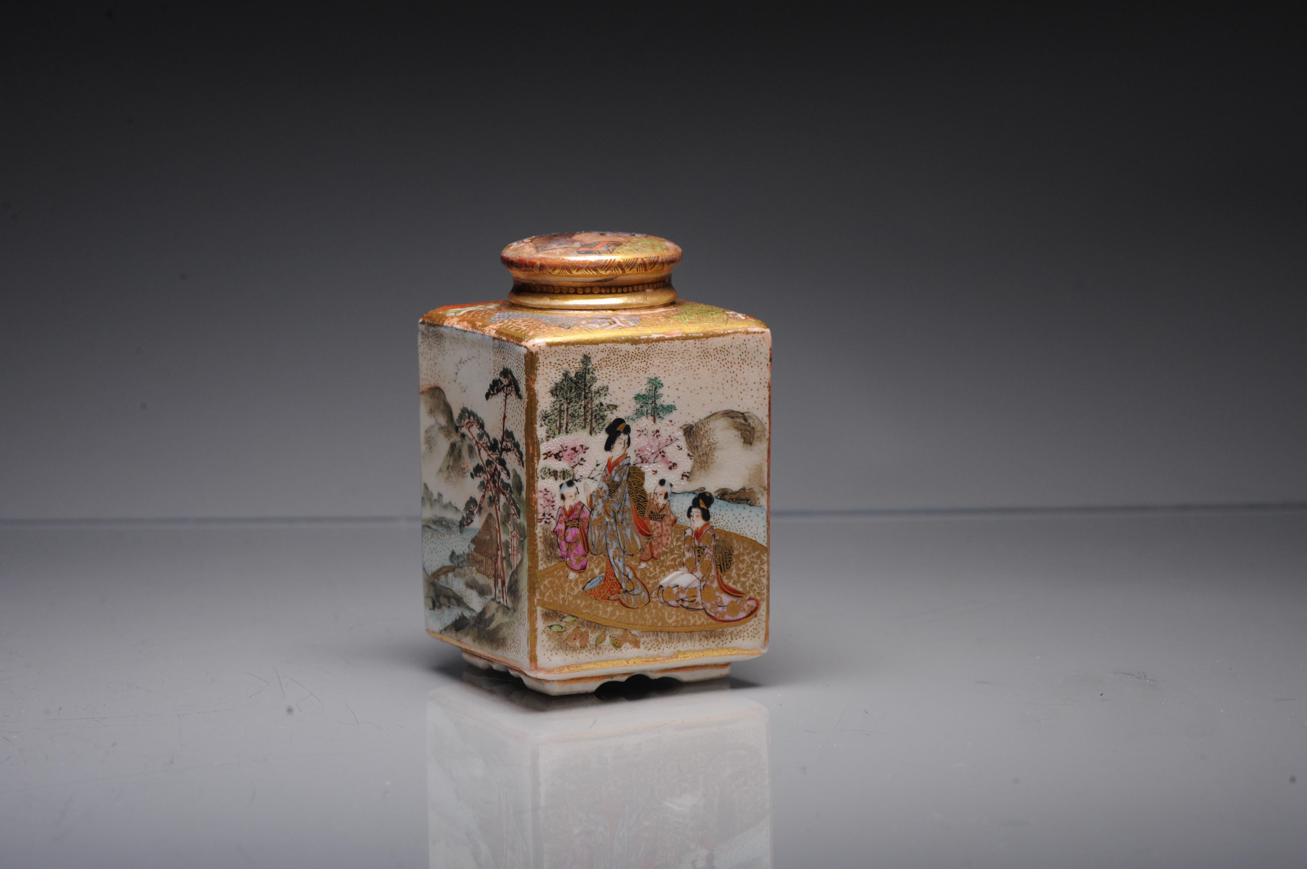 Meiji Boîte japonaise antique Satsuma du 19ème siècle avec base marquée Matsumoto Hozan Japon en vente