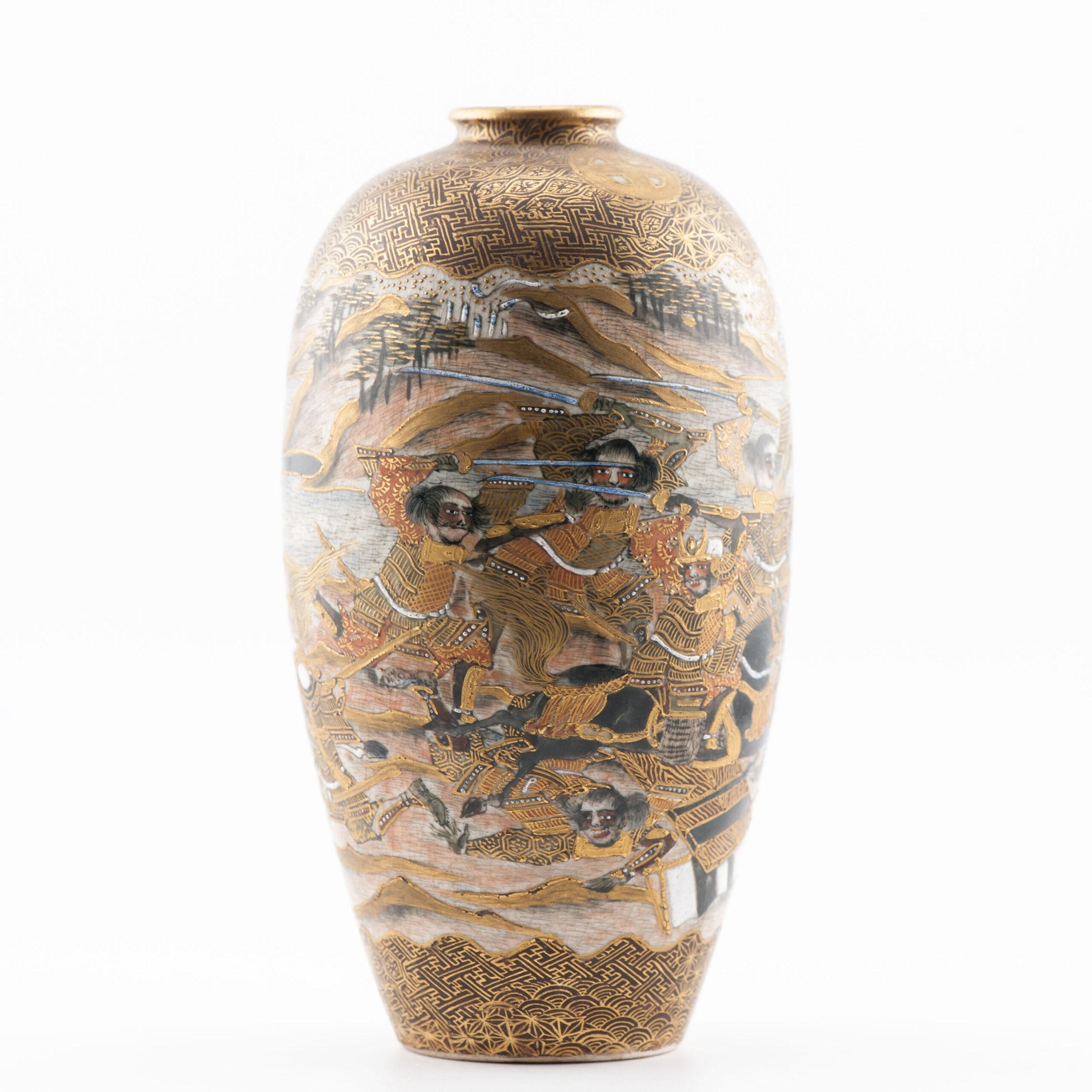 Antique 19th c Japanese Satsuma Vase WARRIORS decoration marked For Sale 9
