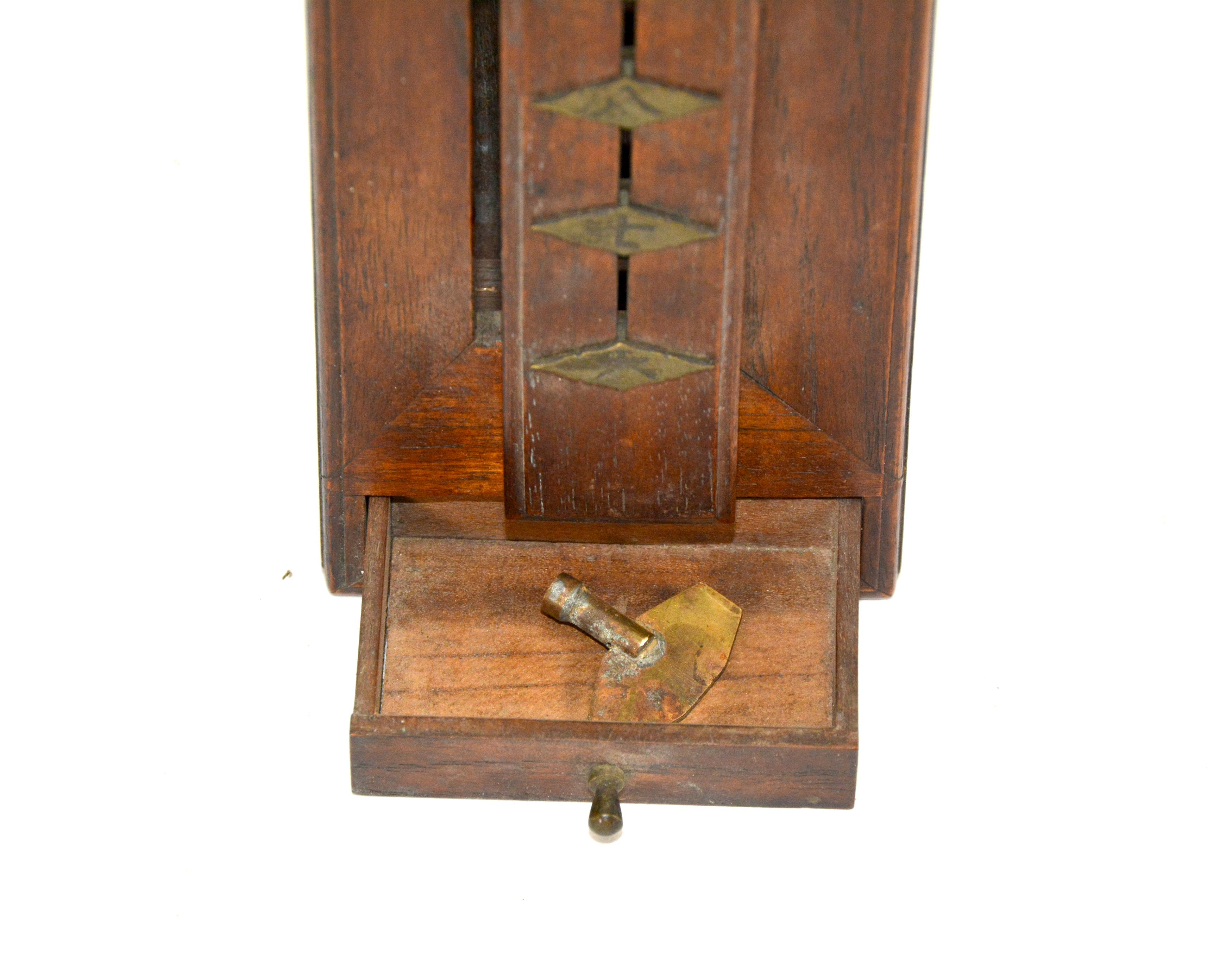 Antiguo s. XIX Reloj de Pared Japonés Shaku Dokei Colgante Pilar de Palo en venta 5