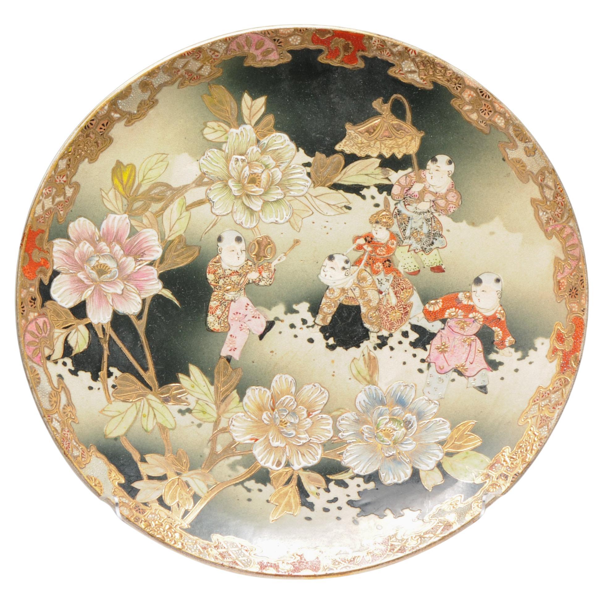 Antiker japanischer Satsuma-Teller aus der Meiji-Zeit des 19. Jahrhunderts, sehr groß, unmarkiert im Angebot