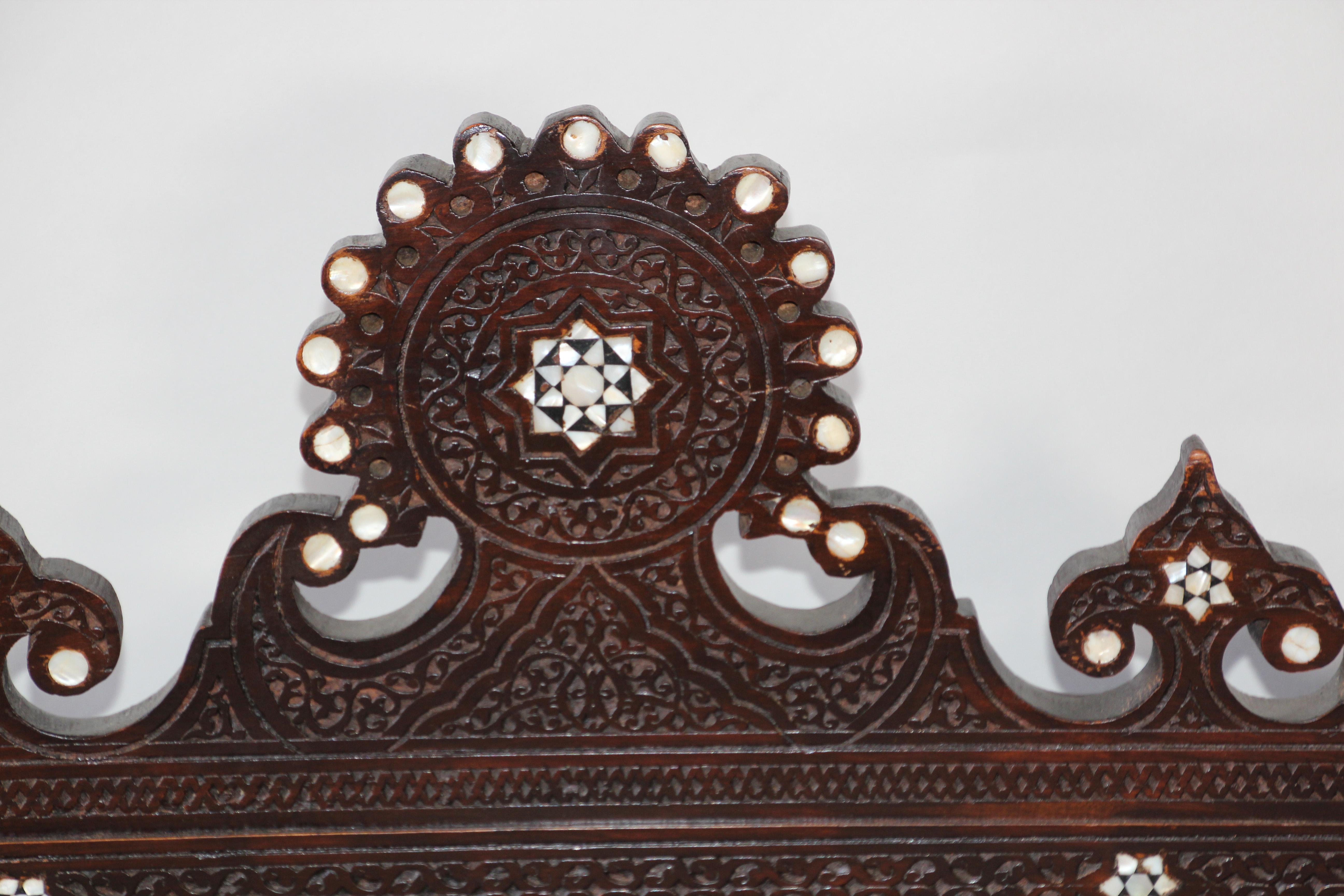 Antique 19th Century Middle Eastern Arabian Syrian Moorish Settee In Good Condition In North Hollywood, CA