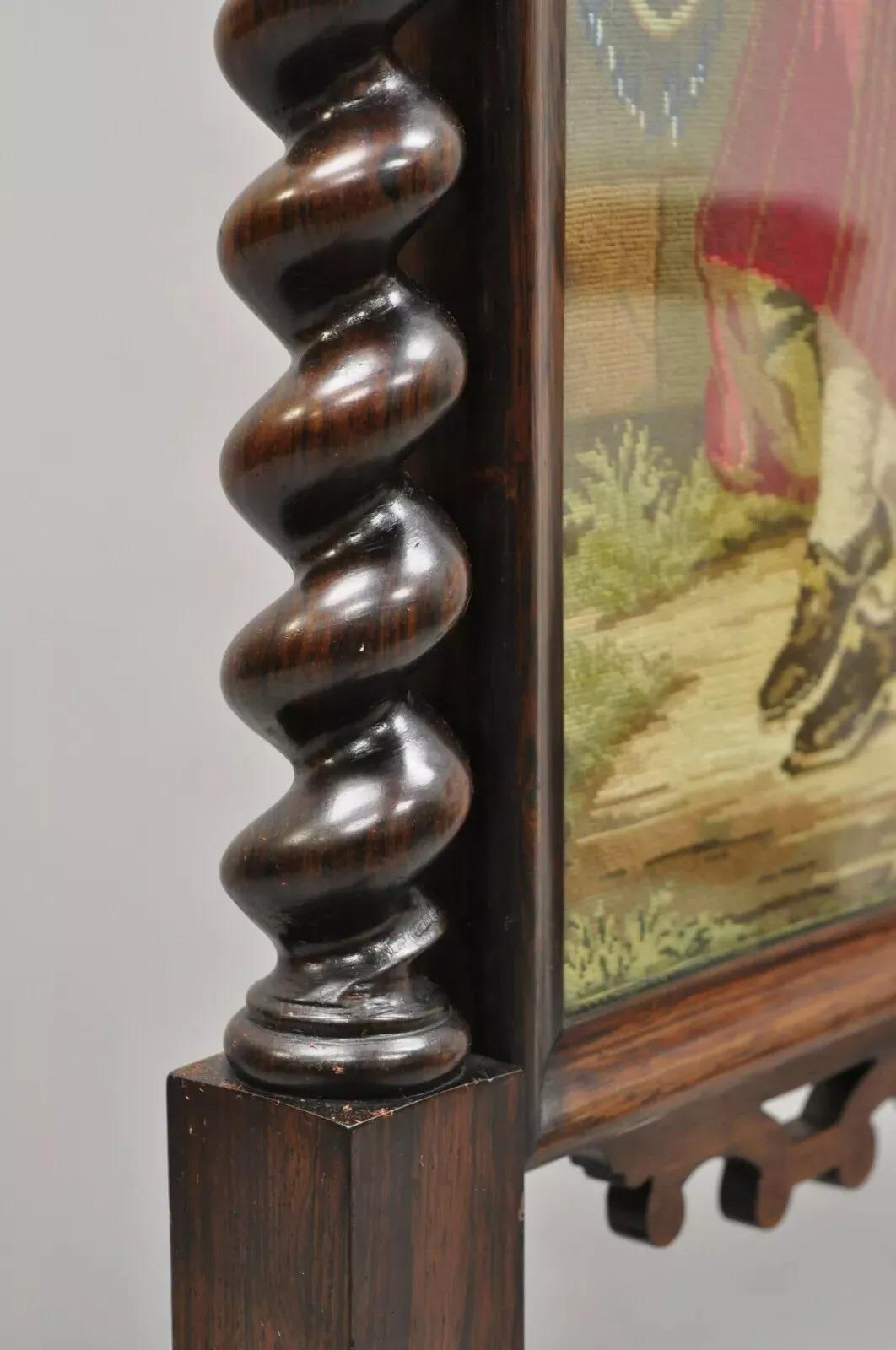 A.I.C. Antique Rosewood & Figural Needlepoint Victorian Spiral Carved Firescreen (Pare-feu victorien sculpté en spirale) en vente 4