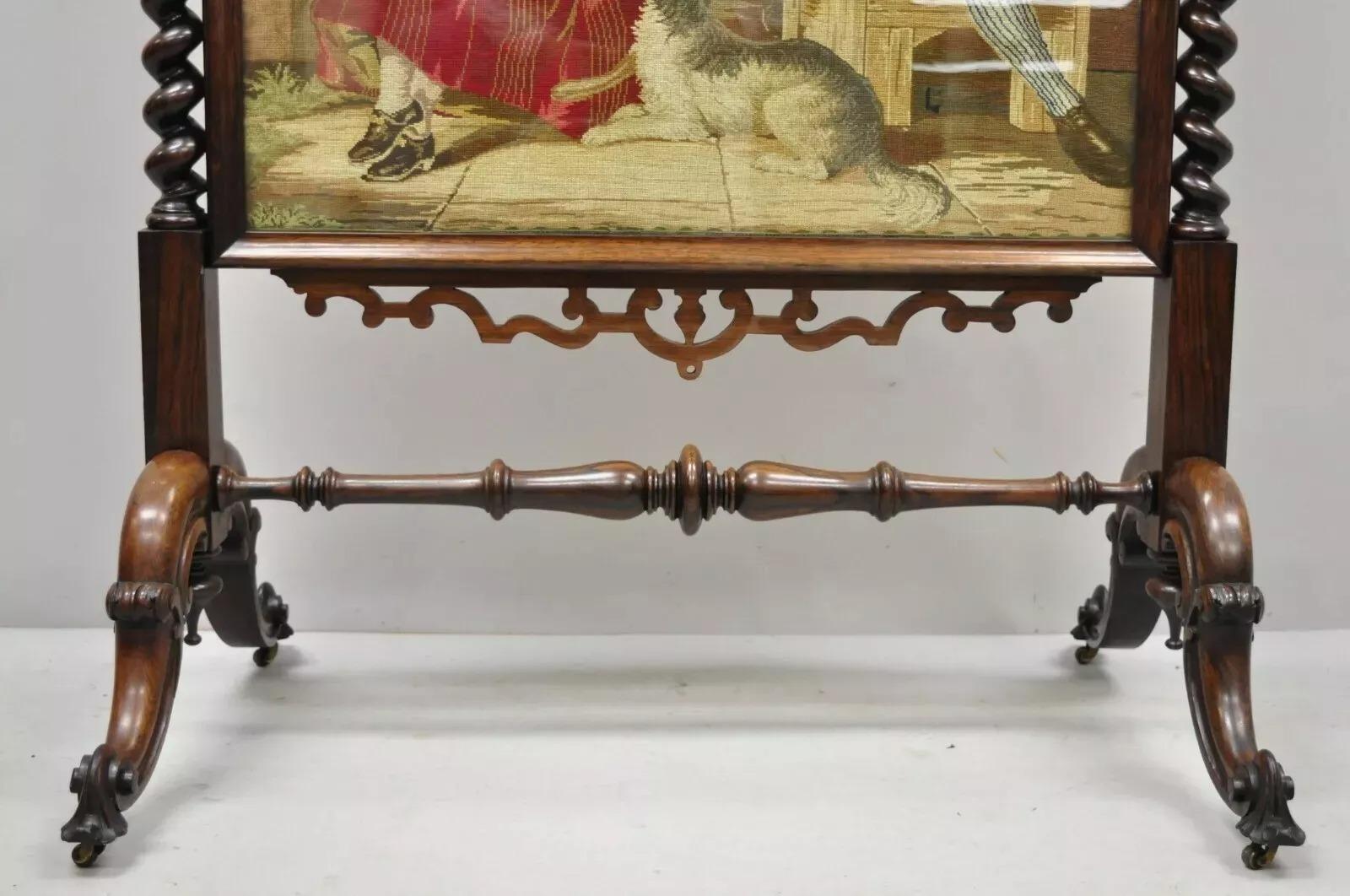 Inconnu A.I.C. Antique Rosewood & Figural Needlepoint Victorian Spiral Carved Firescreen (Pare-feu victorien sculpté en spirale) en vente