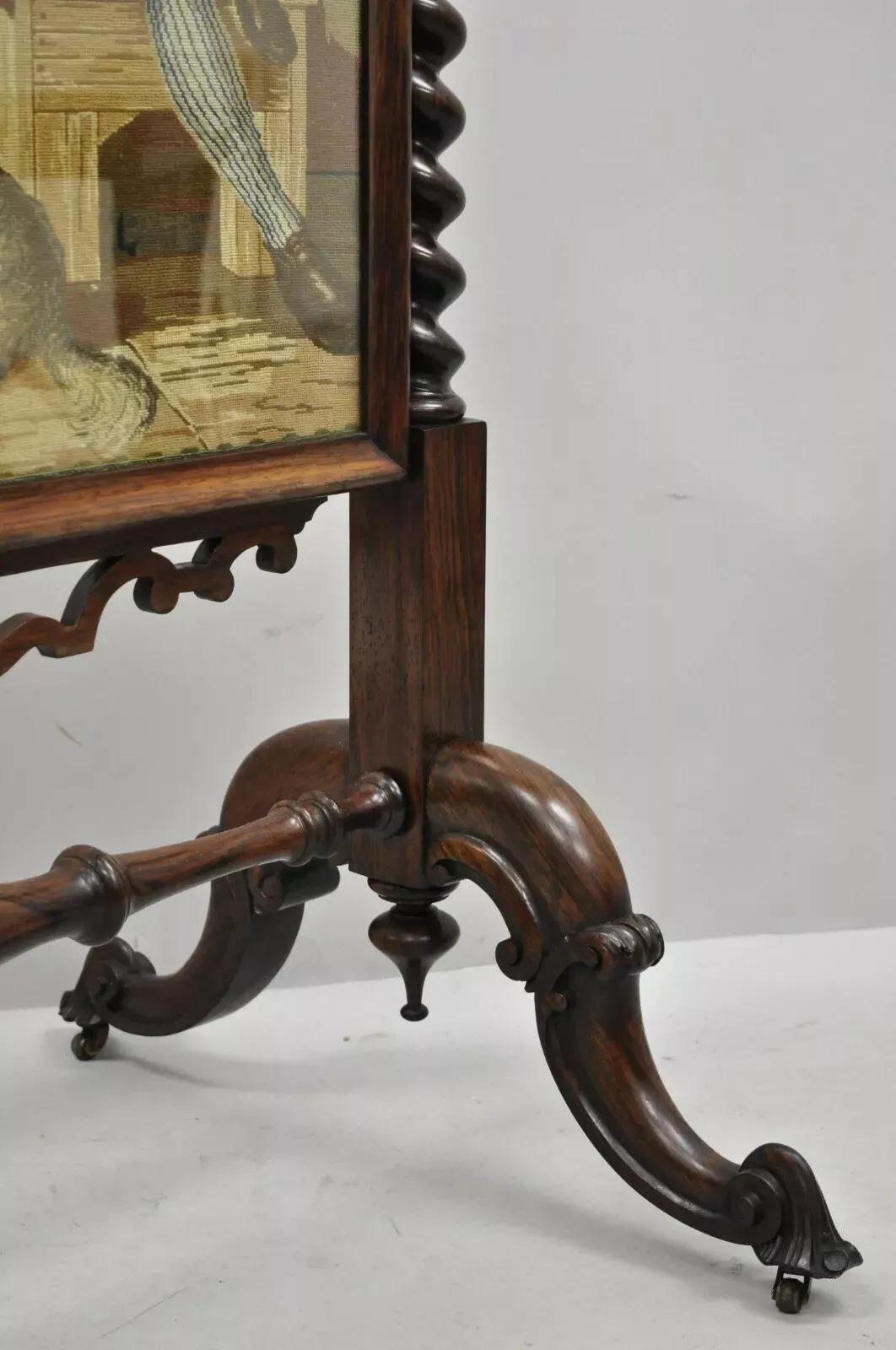 A.I.C. Antique Rosewood & Figural Needlepoint Victorian Spiral Carved Firescreen (Pare-feu victorien sculpté en spirale) en vente 1