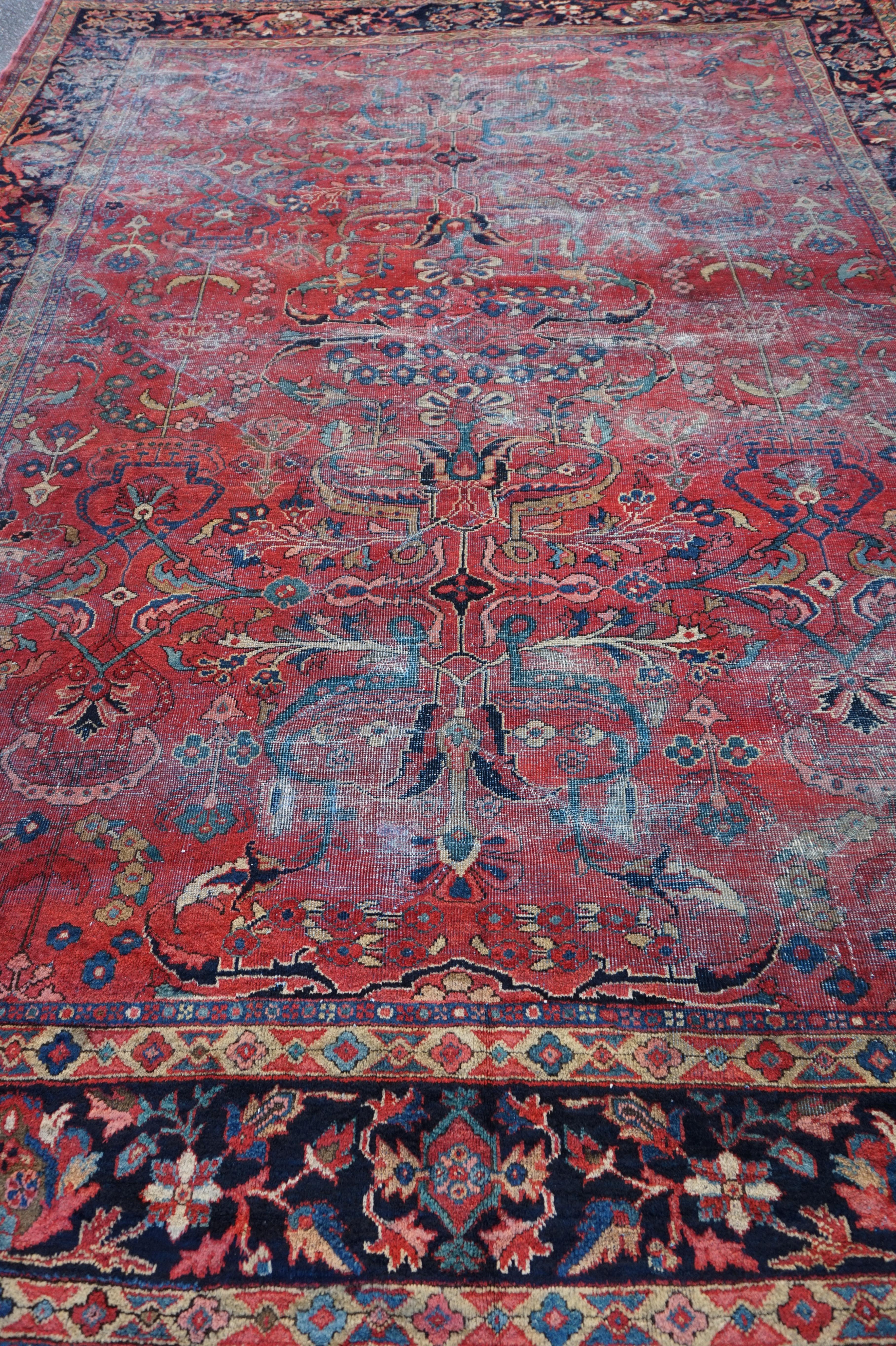 Antike 19. C. Semi Distressed Hand geknüpft Ziegler Mahal Agra Teppich Teppich im Angebot 2