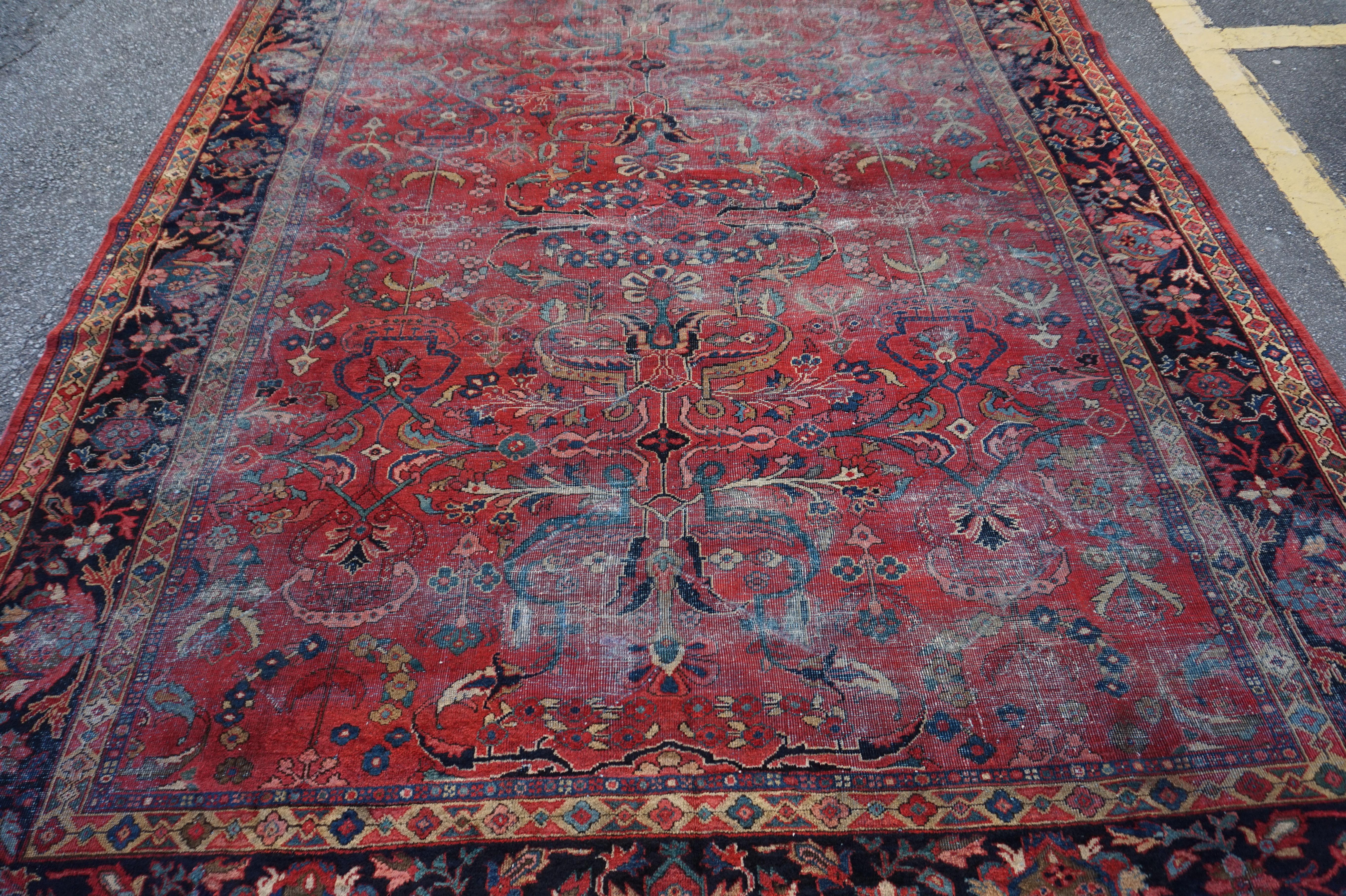 Antike 19. C. Semi Distressed Hand geknüpft Ziegler Mahal Agra Teppich Teppich im Angebot 3