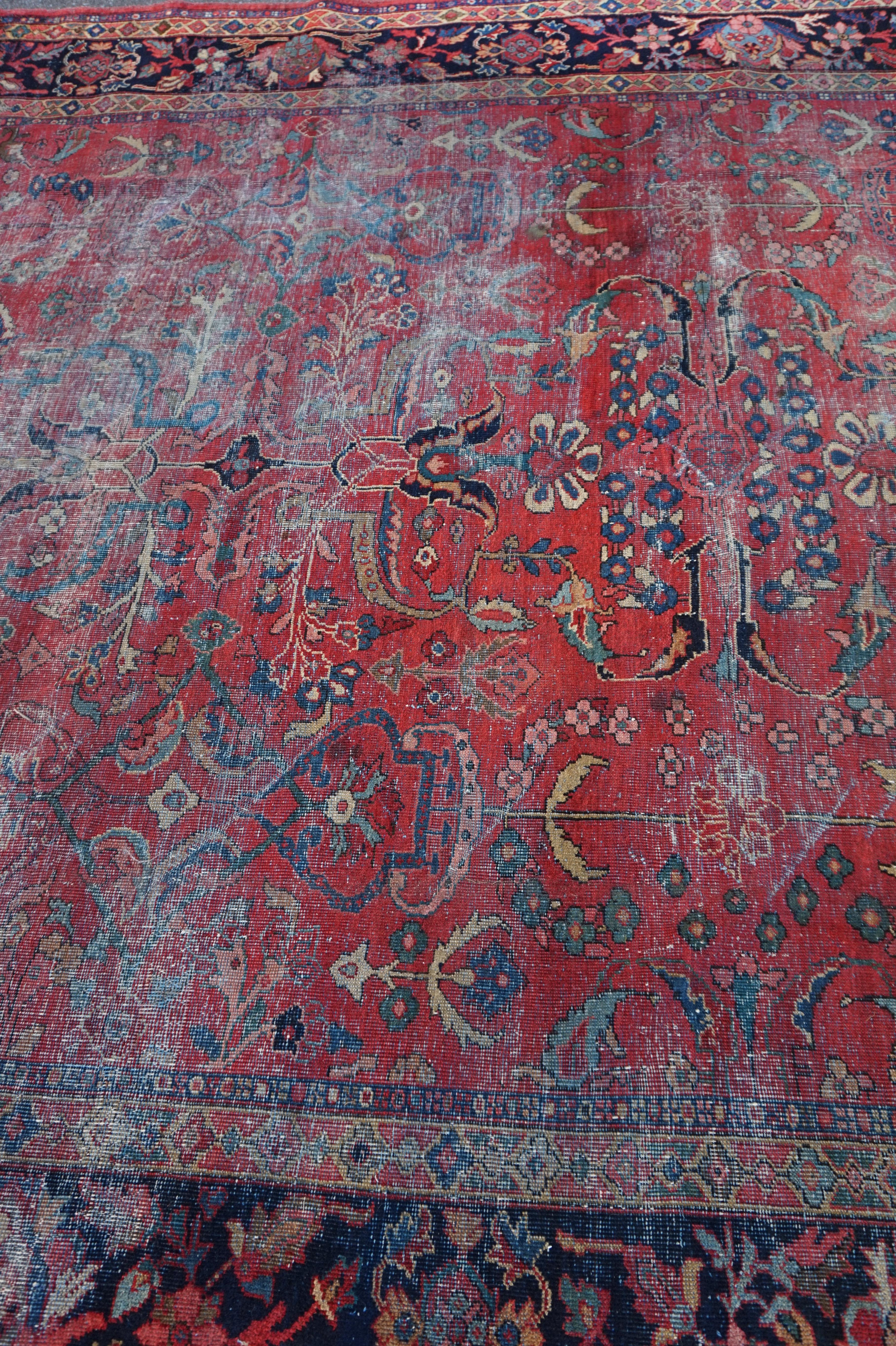 Antike 19. C. Semi Distressed Hand geknüpft Ziegler Mahal Agra Teppich Teppich im Angebot 7